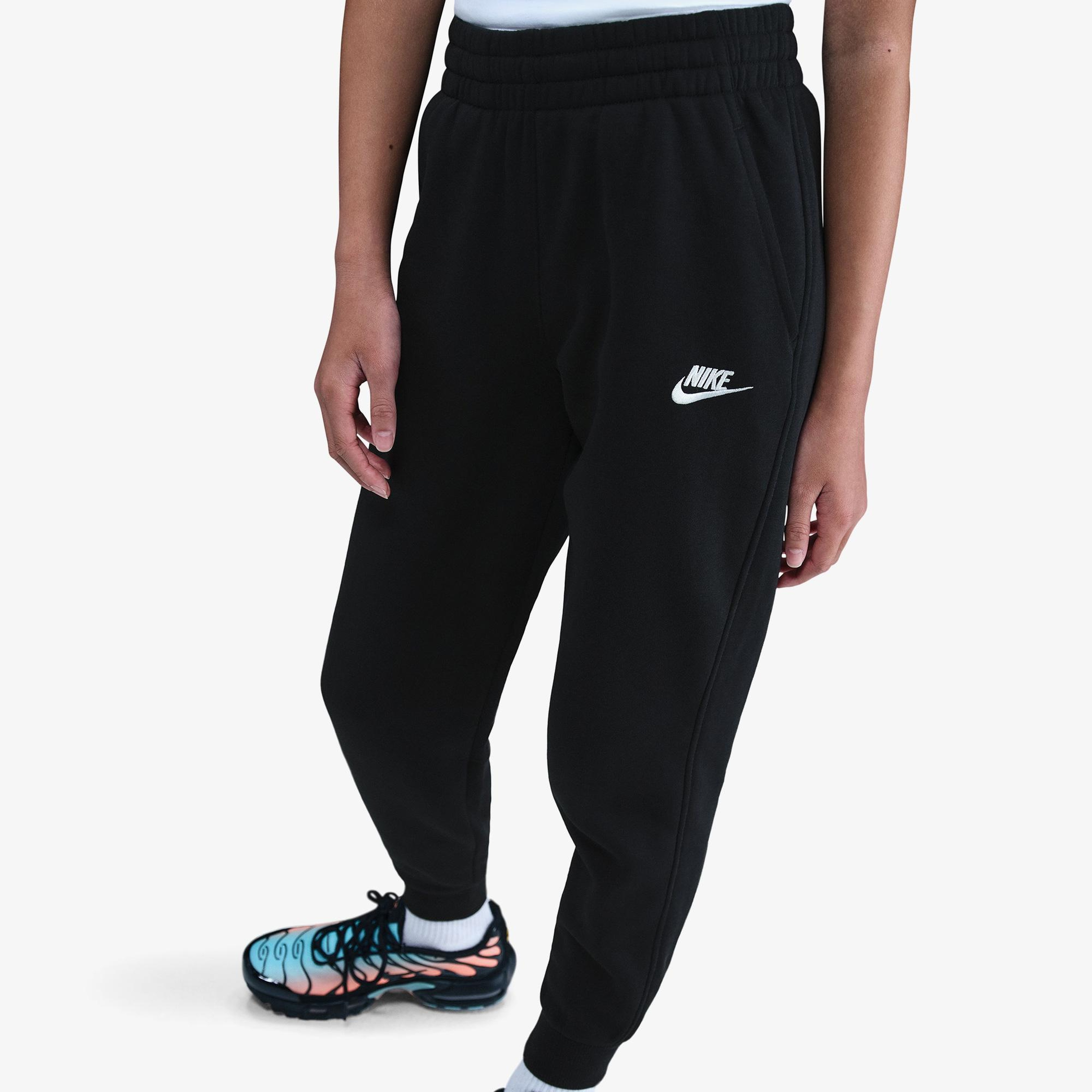 Nike Sportswear Club Fleece Çocuk Siyah Eşofman Takımı