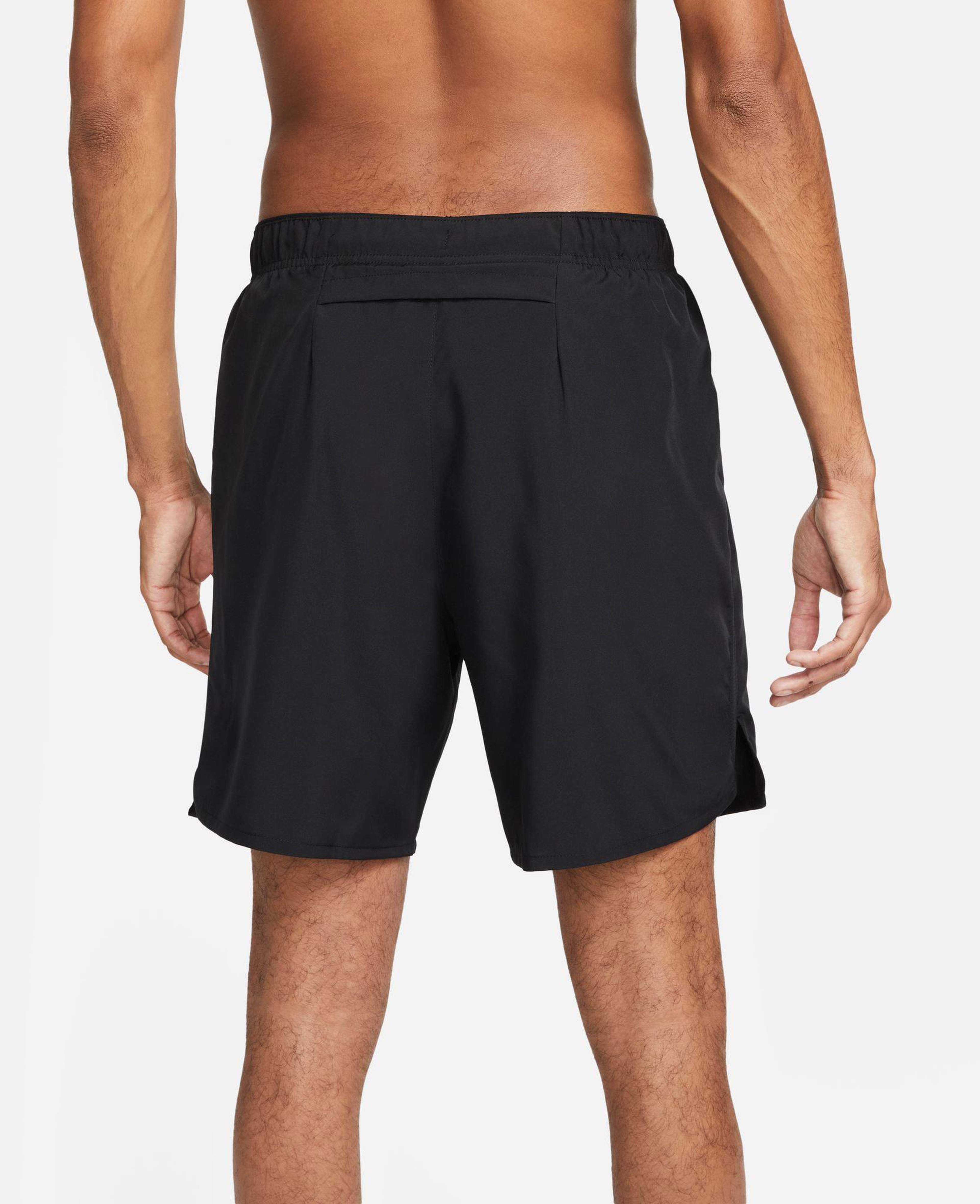 Nike Dri-Fit Challenger 18 cm Erkek Siyah Şort