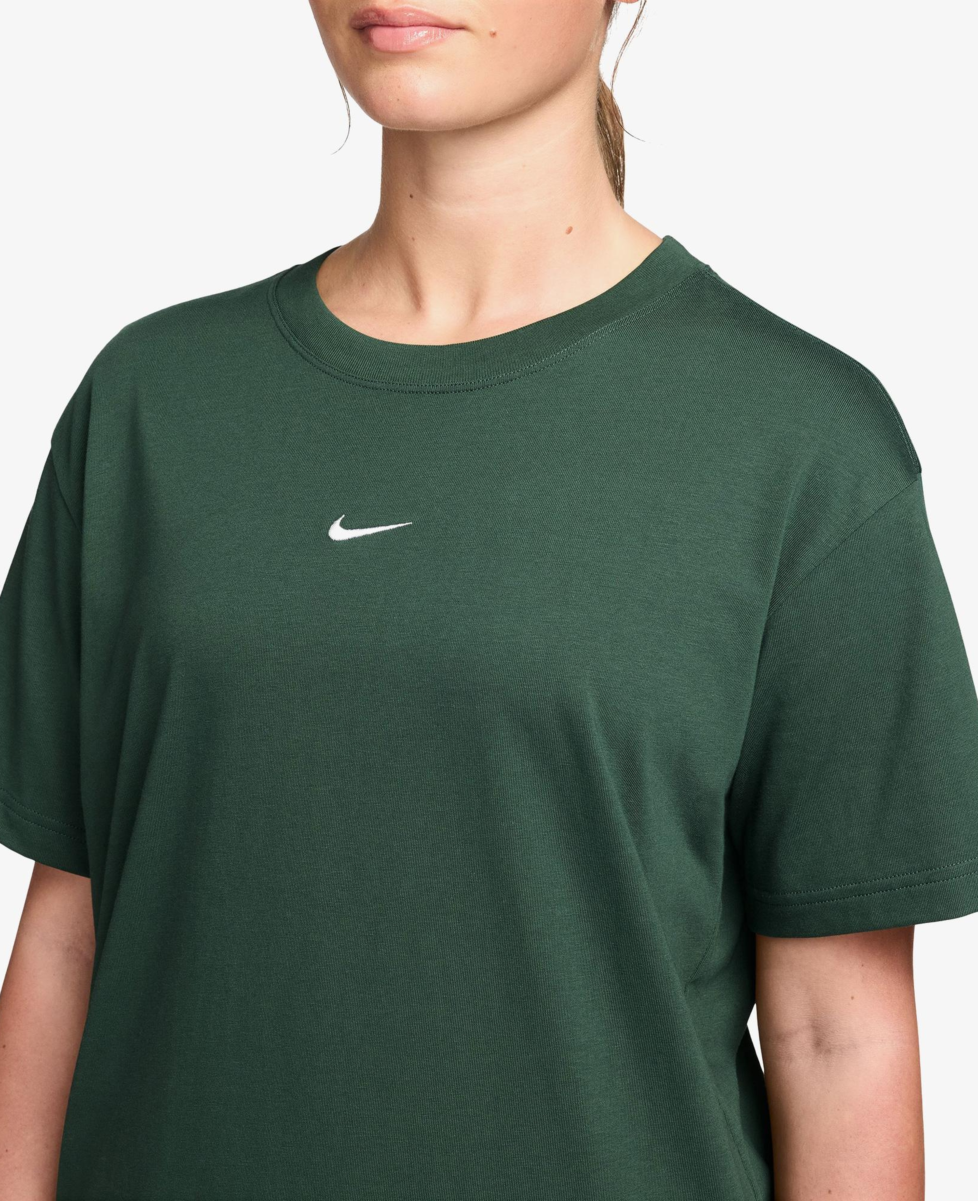 Nike Sportswear Classic Kadın Yeşil T-Shirt
