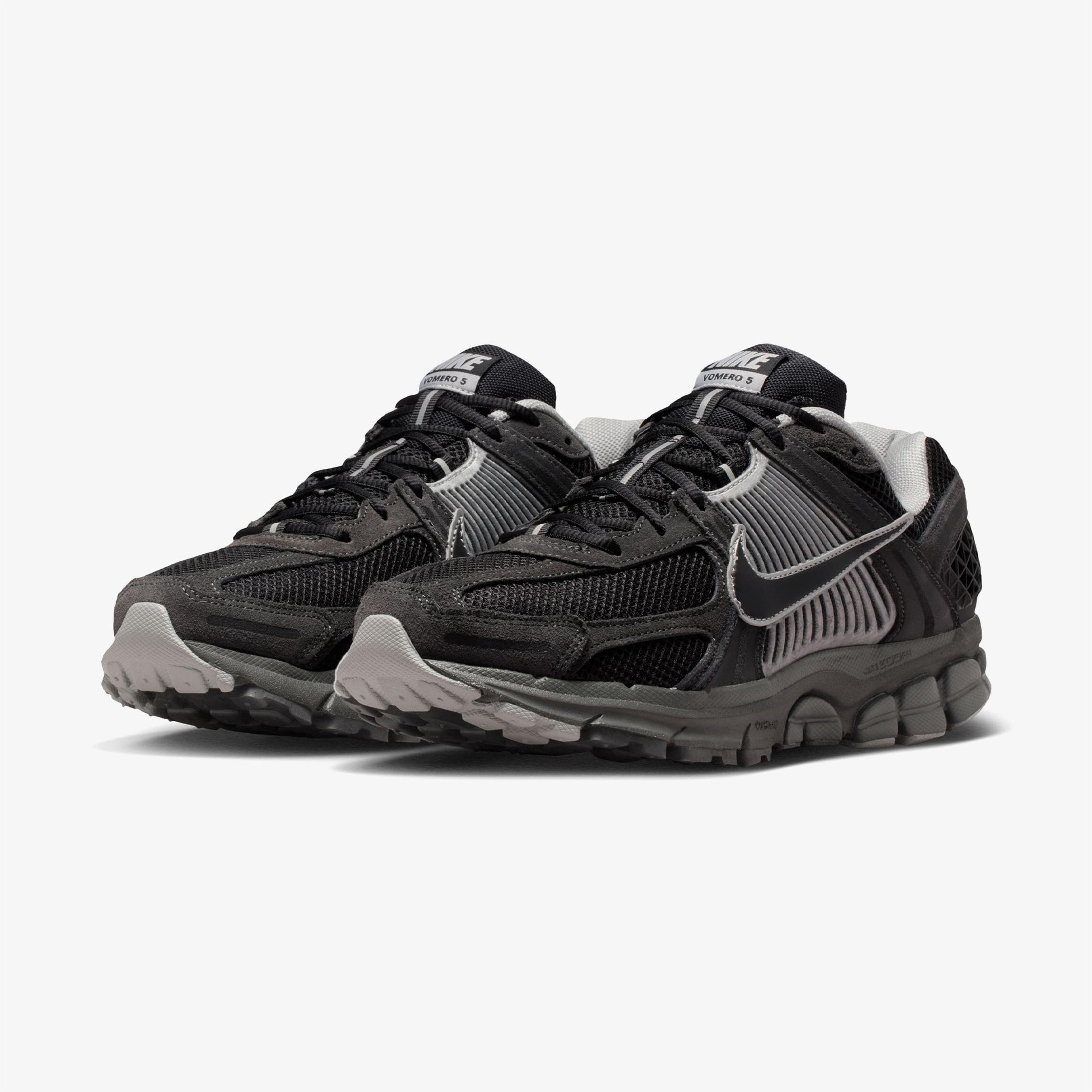 Nike Zoom Vomero 5 Erkek Siyah Spor Ayakkabı