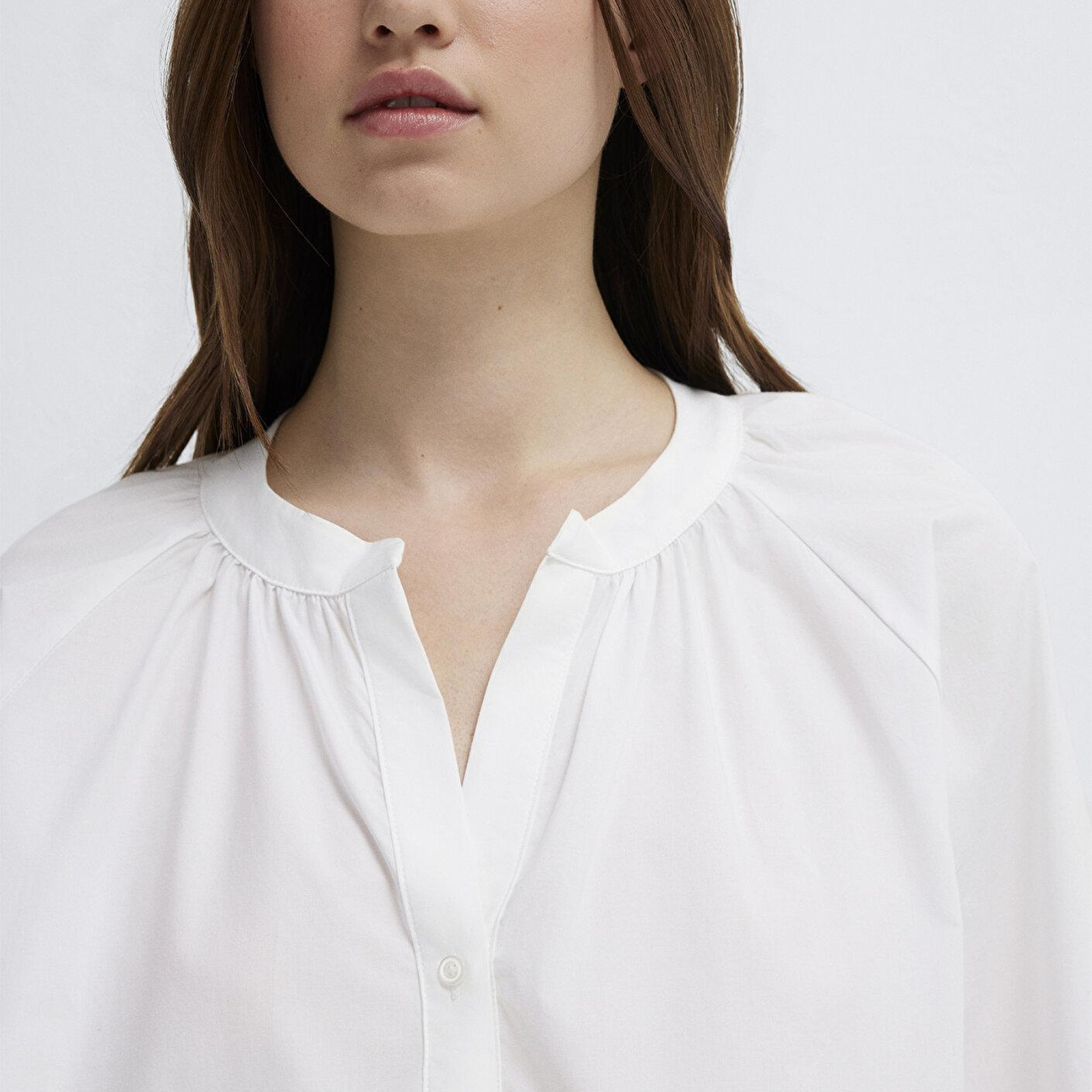 Mavi Detaylı Beyaz Gömlek Loose Fit / Bol Rahat Kesim 1211348-620