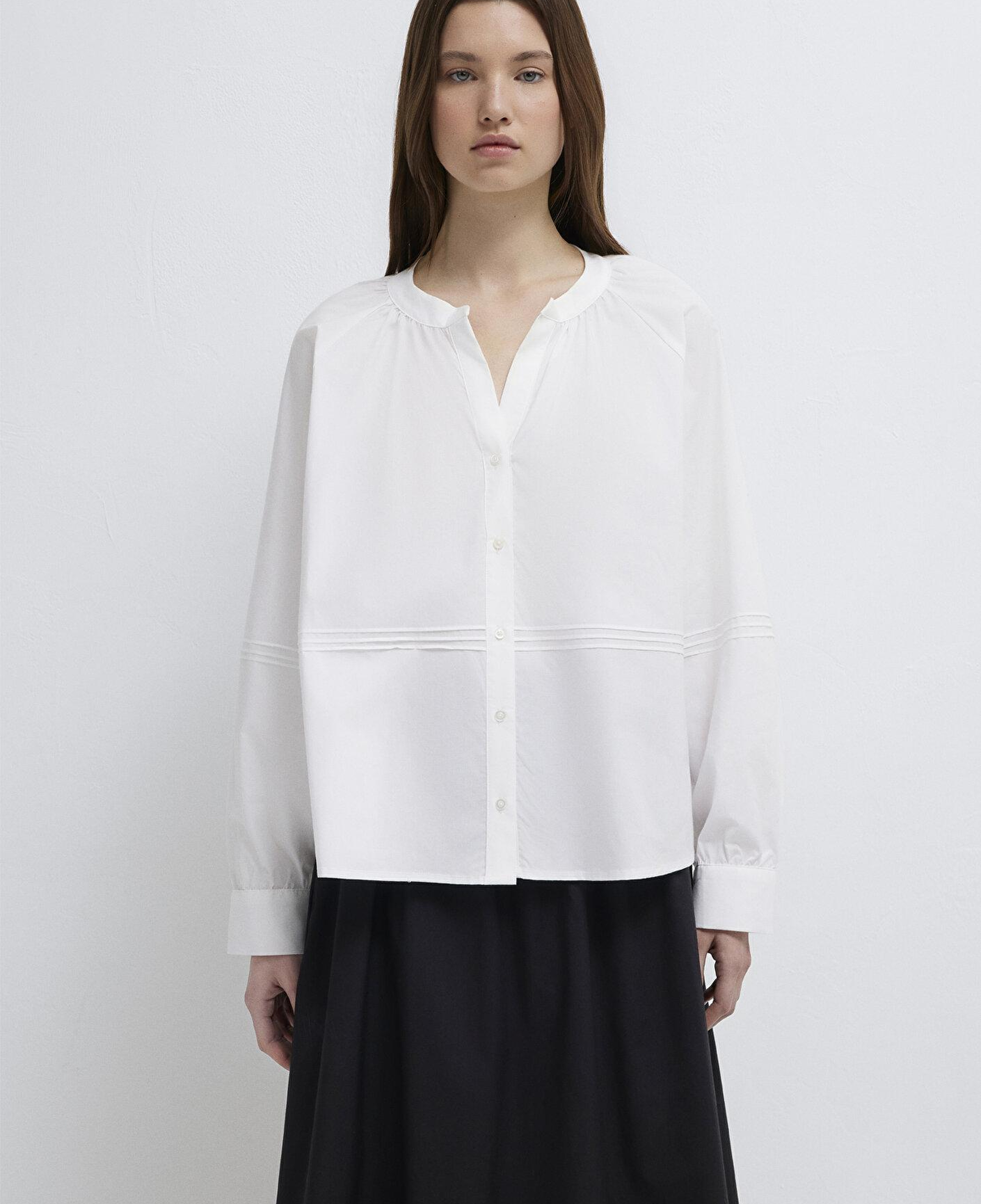 Mavi Detaylı Beyaz Gömlek Loose Fit / Bol Rahat Kesim 1211348-620