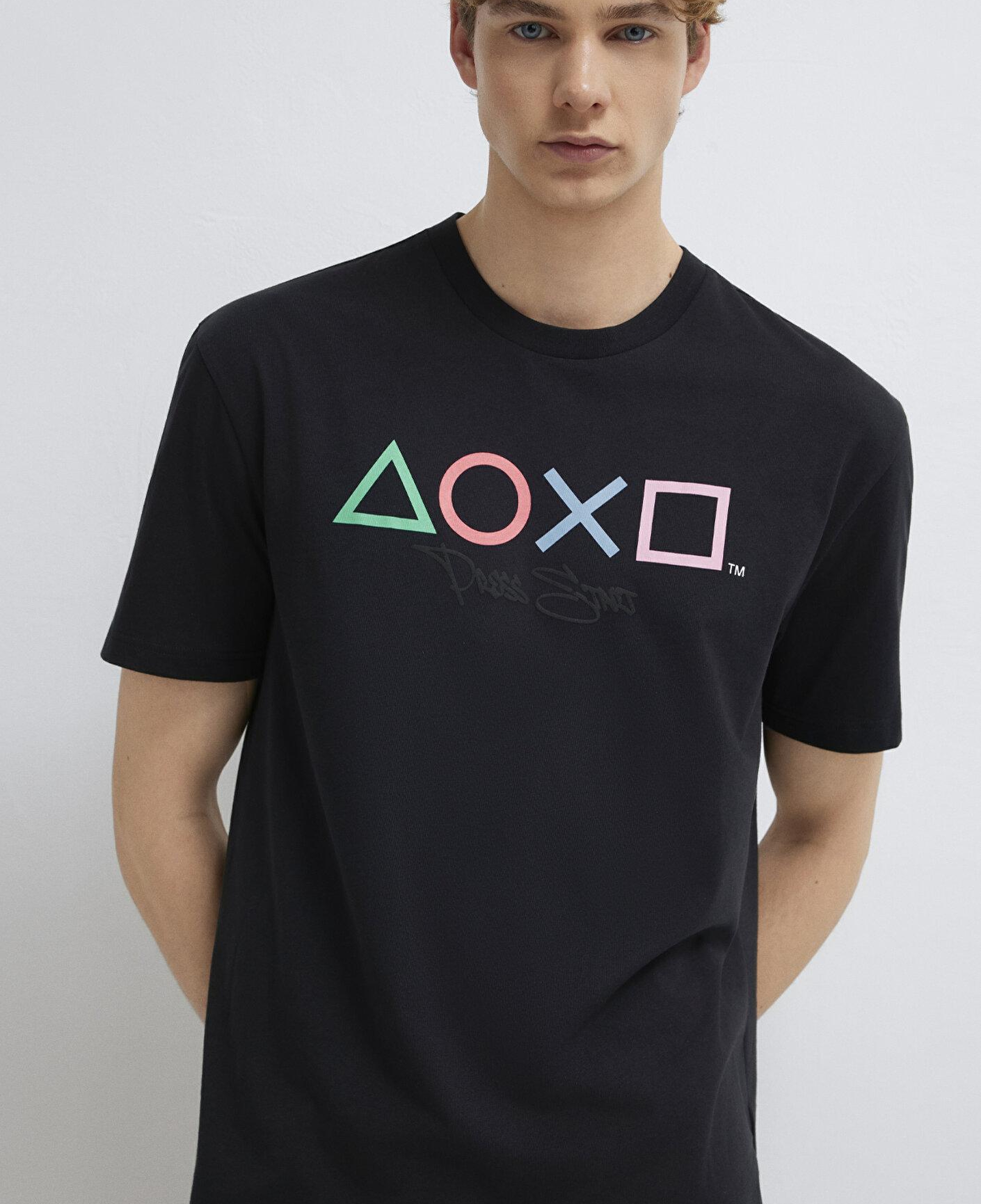 Mavi Baskılı Siyah Tişört Loose Fit / Bol Rahat Kesim 0613187-900