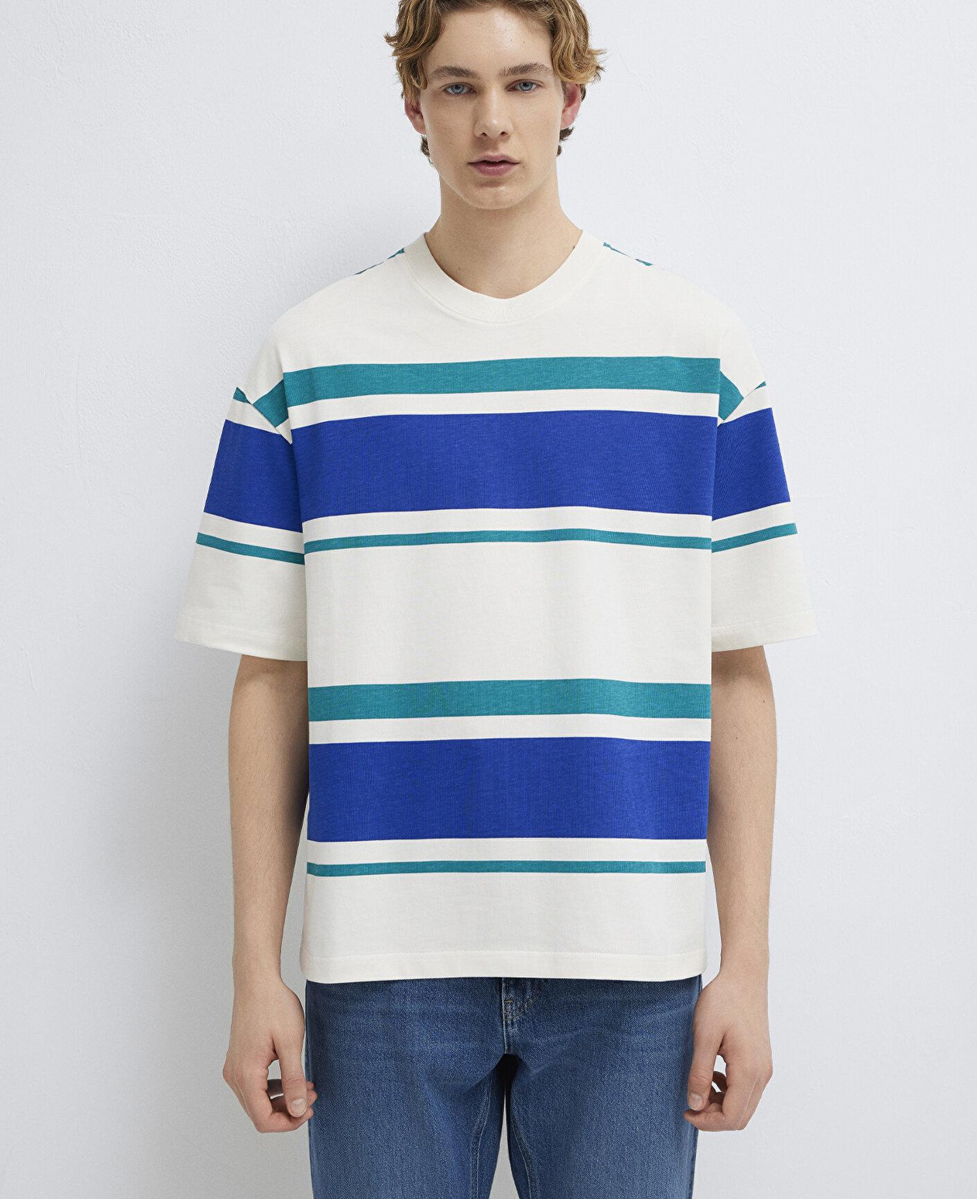 Mavi Blok Çizgili Ekru Tişört Oversize / Geniş Kesim 0613331-70057