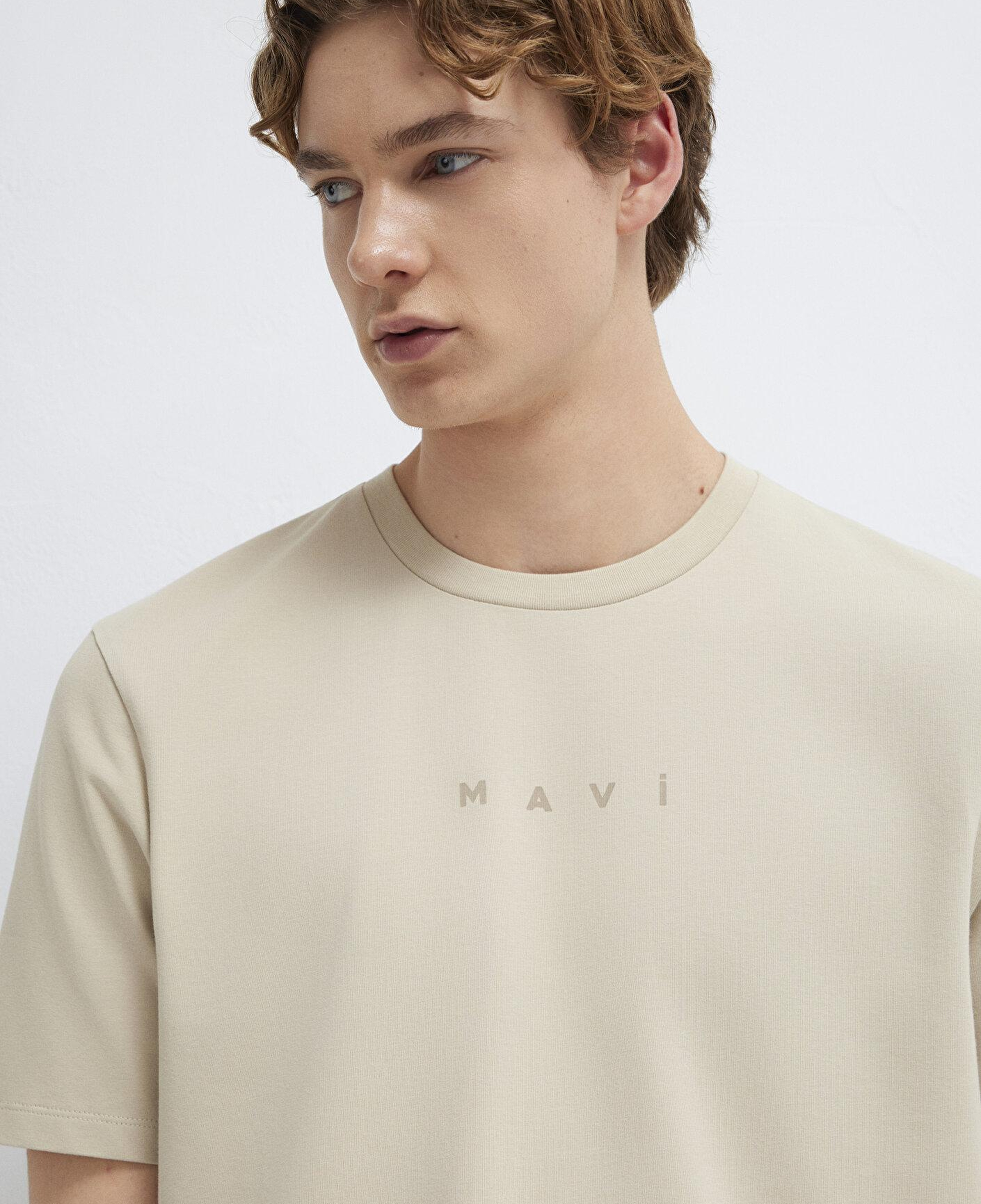 Mavi Mavi Logo Baskılı Bej Tişört Regular Fit / Normal Kesim 0613305-70322