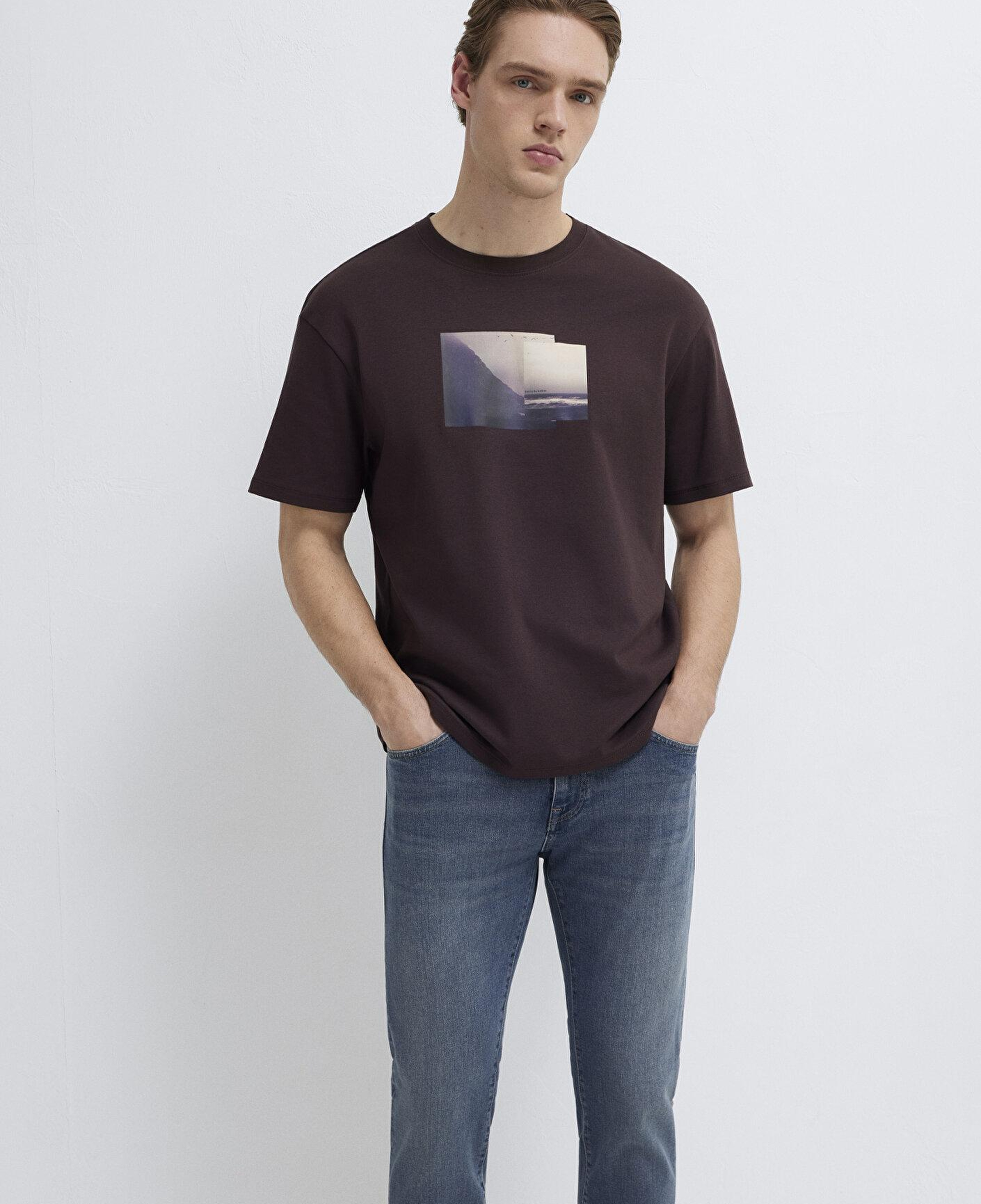 Mavi Baskılı Kahverengi Tişört Loose Fit / Bol Rahat Kesim 0613603-88083