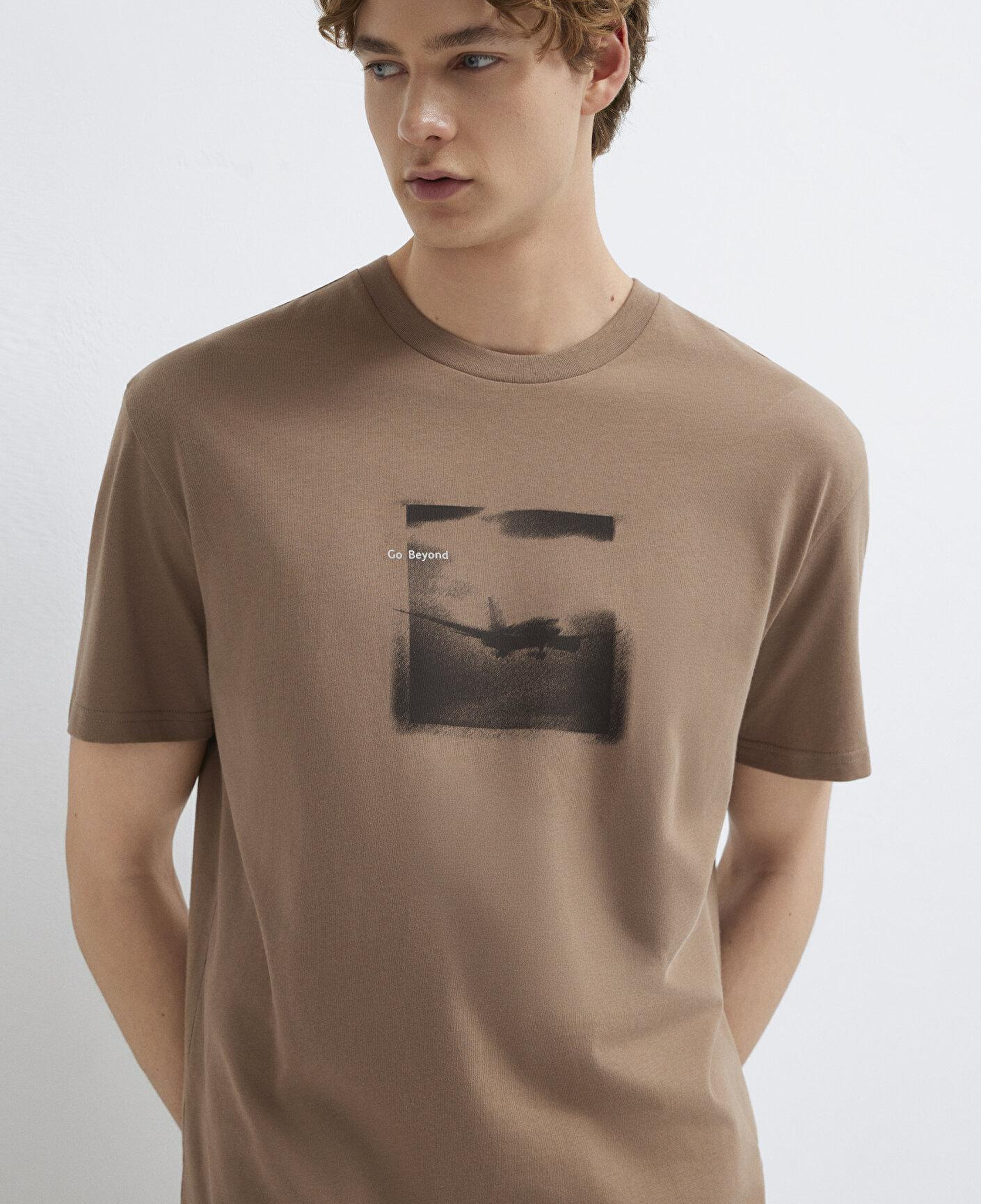 Mavi Baskılı Kahverengi Tişört Loose Fit / Bol Rahat Kesim 0613638-88091