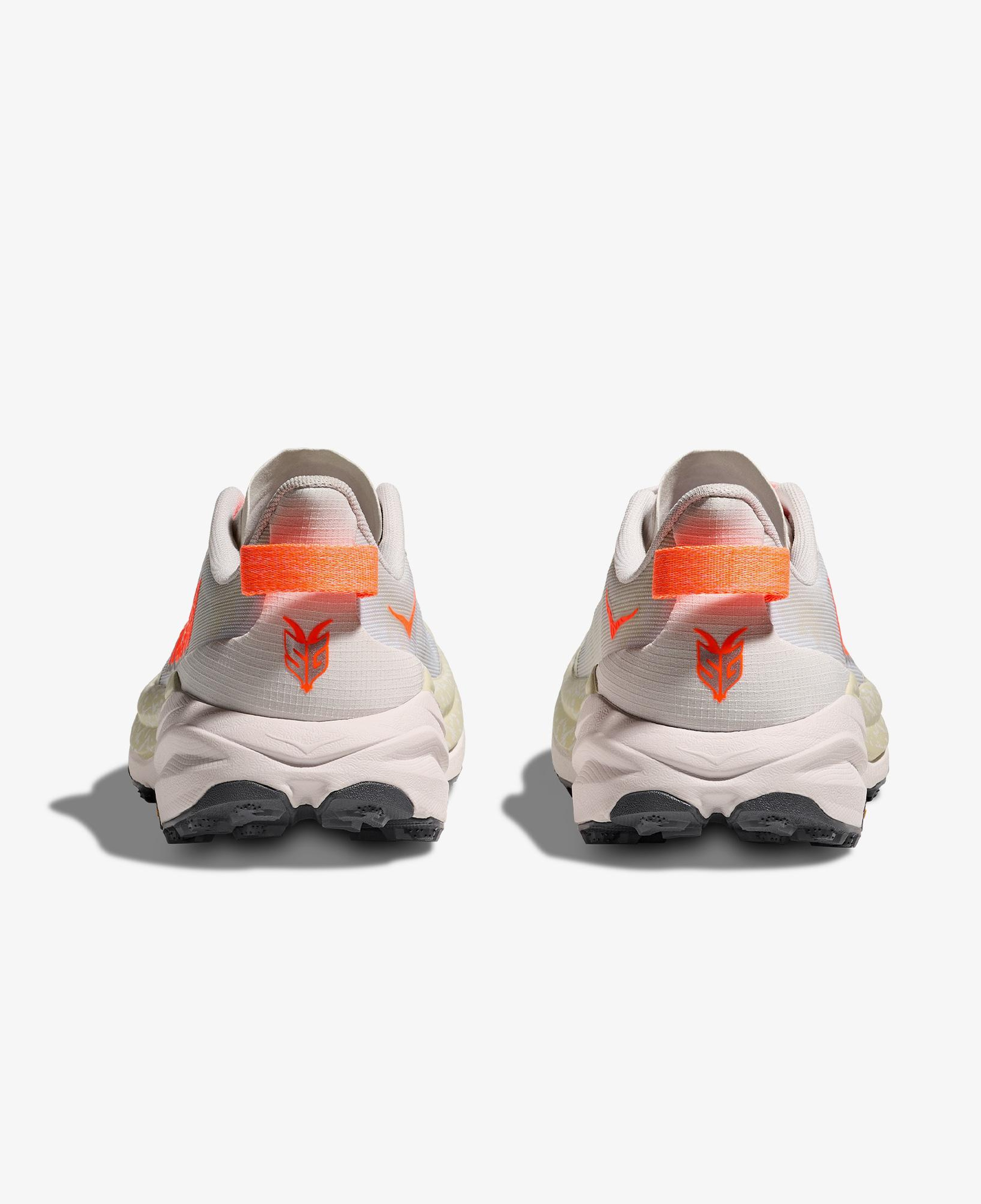 Hoka Speedgoat 6 Erkek Beyaz Koşu Ayakkabısı