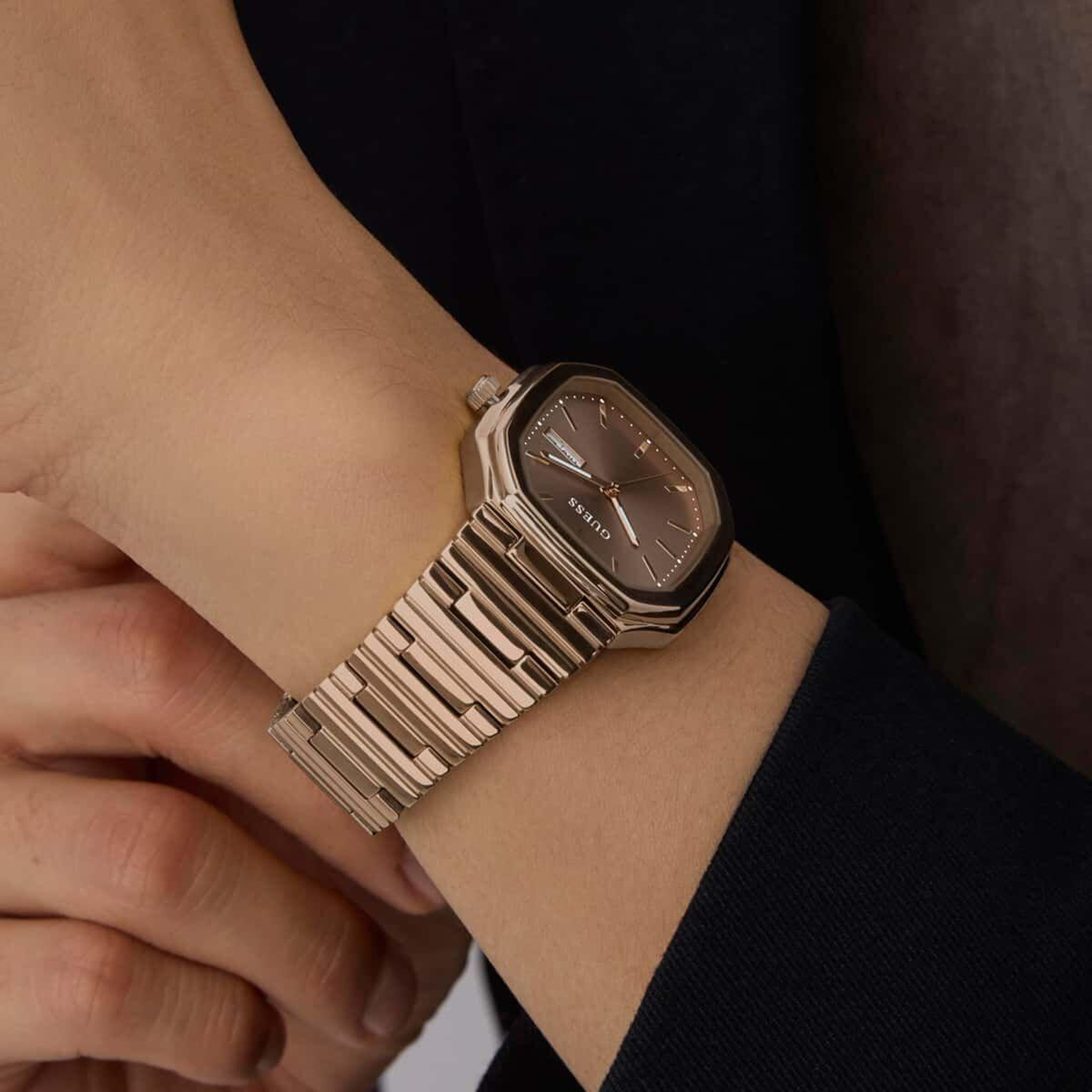 Guess GUGW0978G3 Erkek Kol Saati