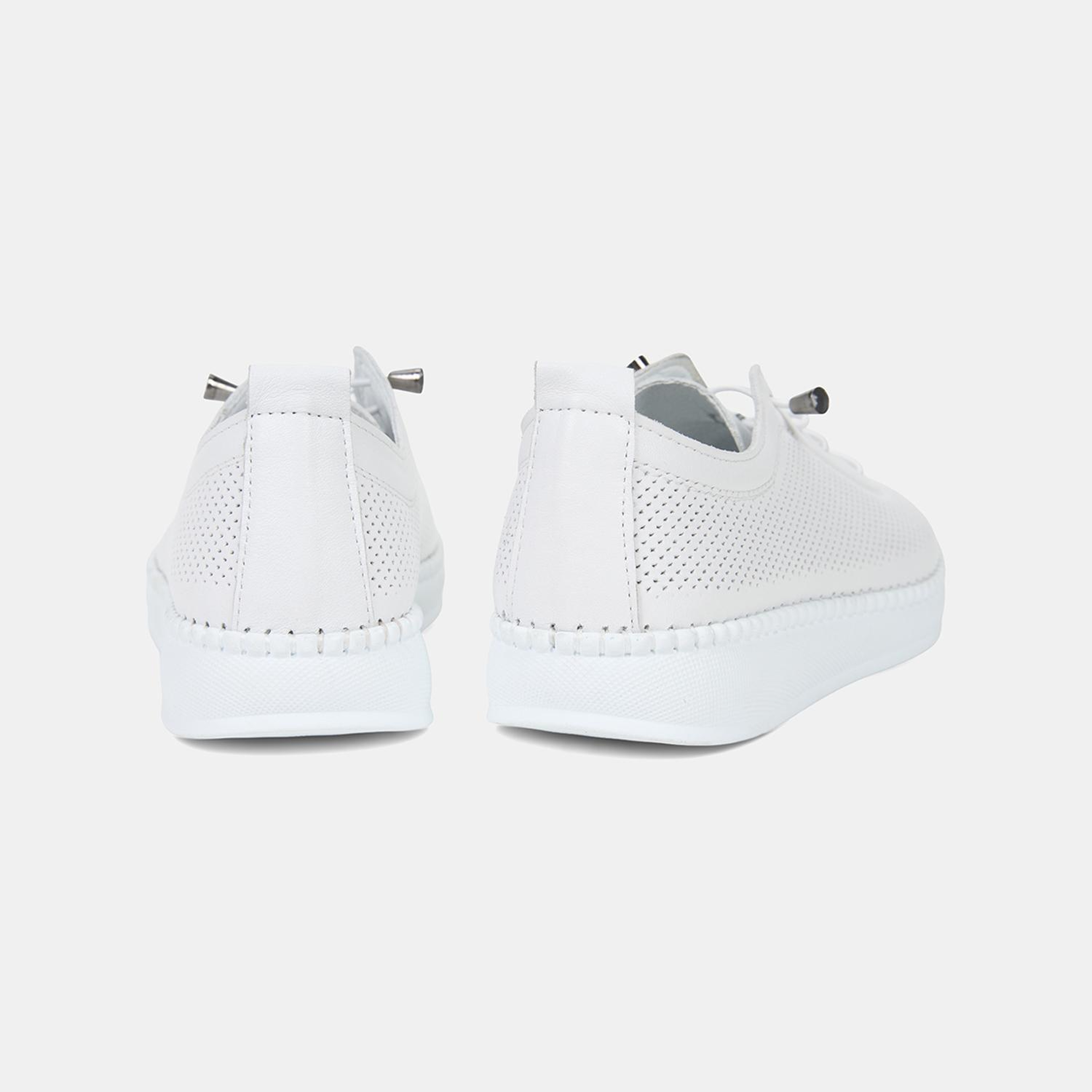 Kadın Beyaz Lastik Bağcıklı Deri Spor Ayakkabı