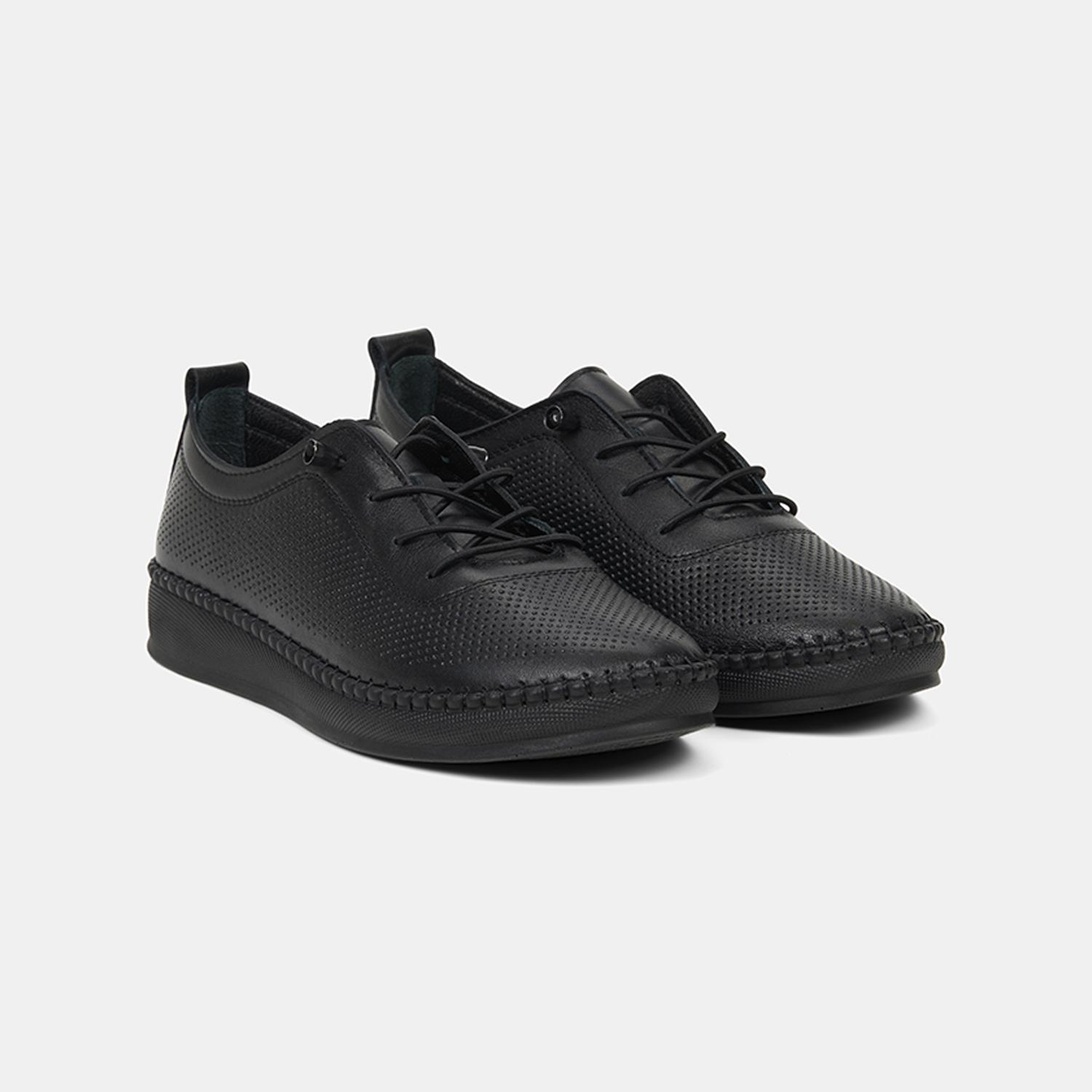 Kadın Siyah Lastik Bağcıklı Deri Spor Ayakkabı