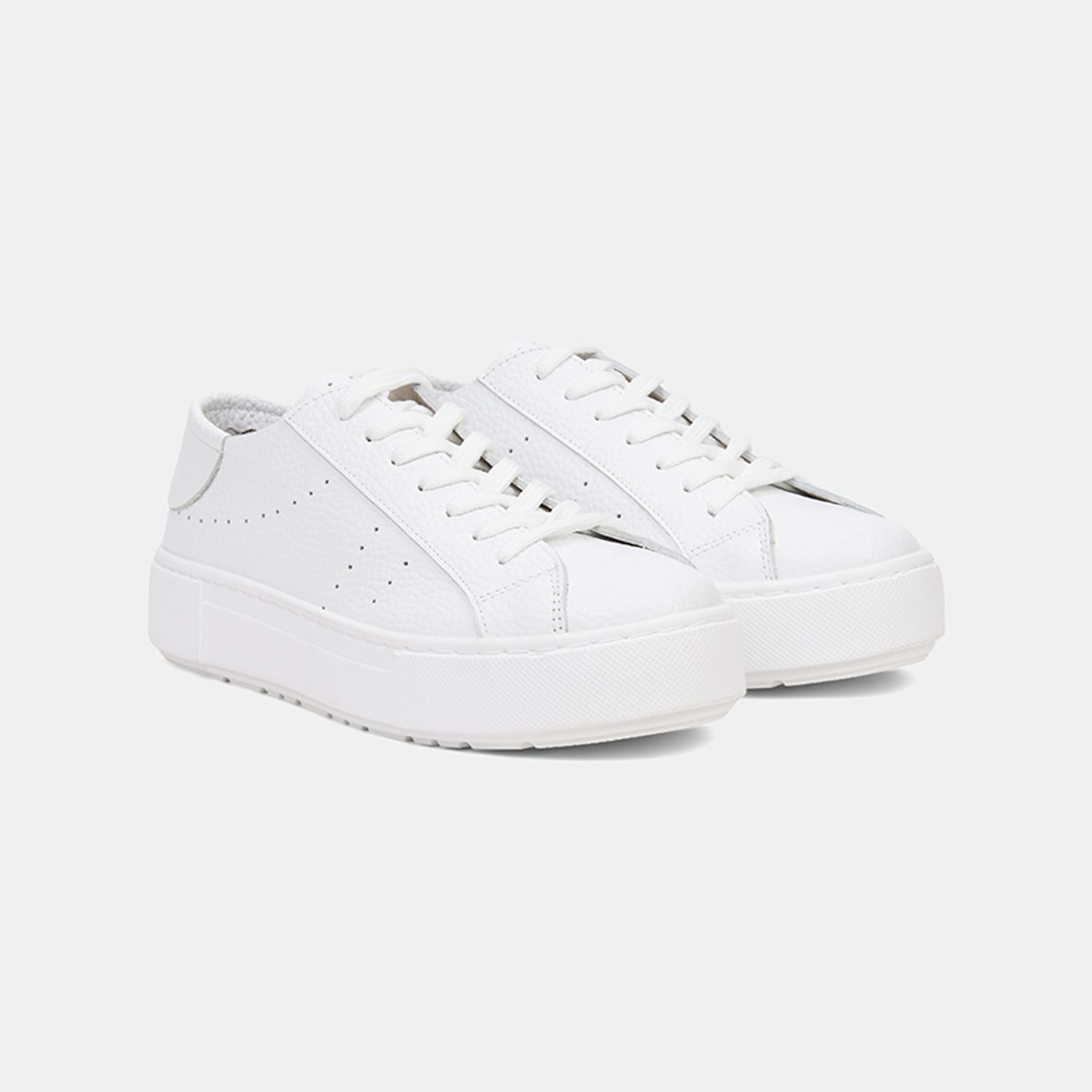 Kadın Beyaz Bağcıklı Kalın Tabanlı Deri Spor Ayakkabı