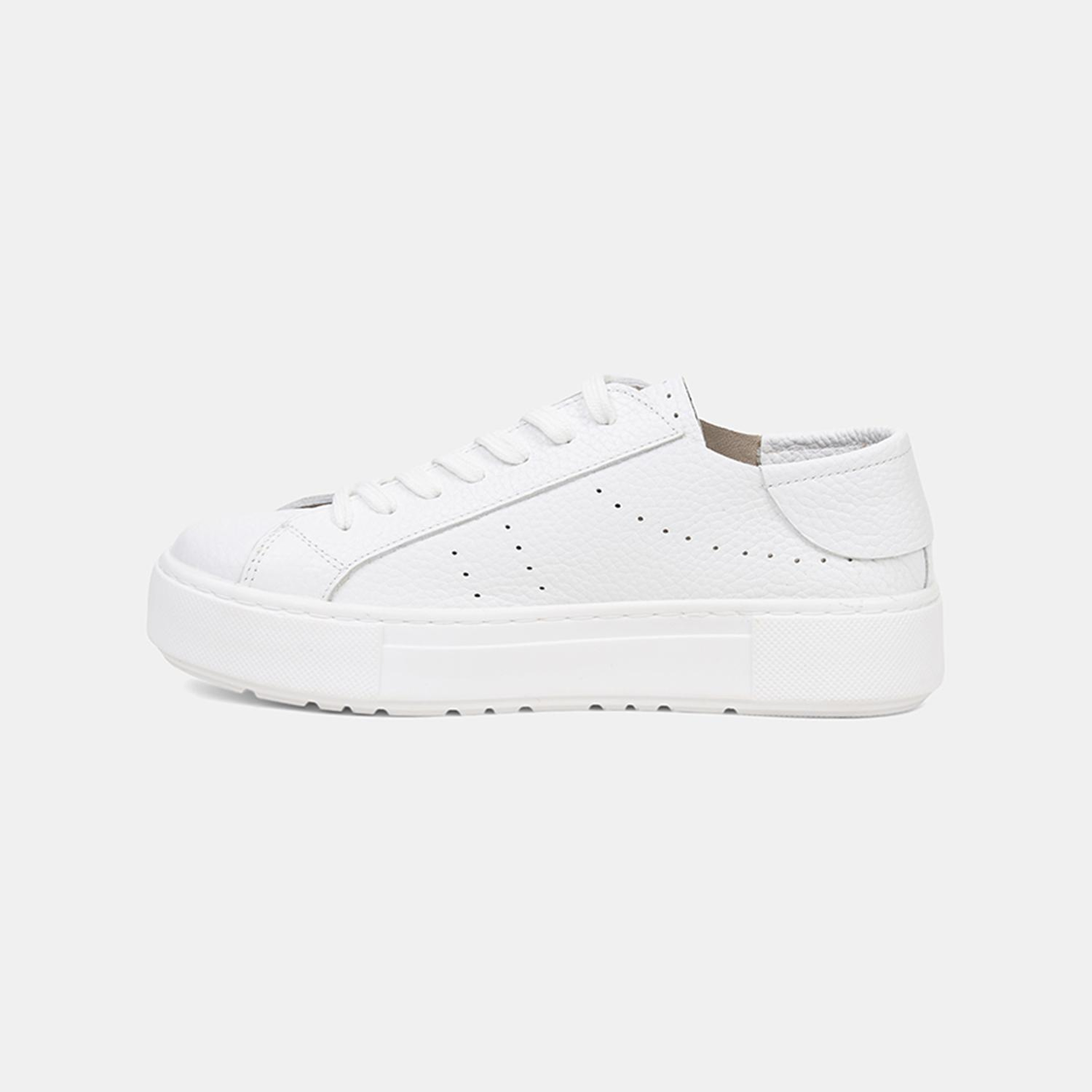 Kadın Beyaz Bağcıklı Kalın Tabanlı Deri Spor Ayakkabı