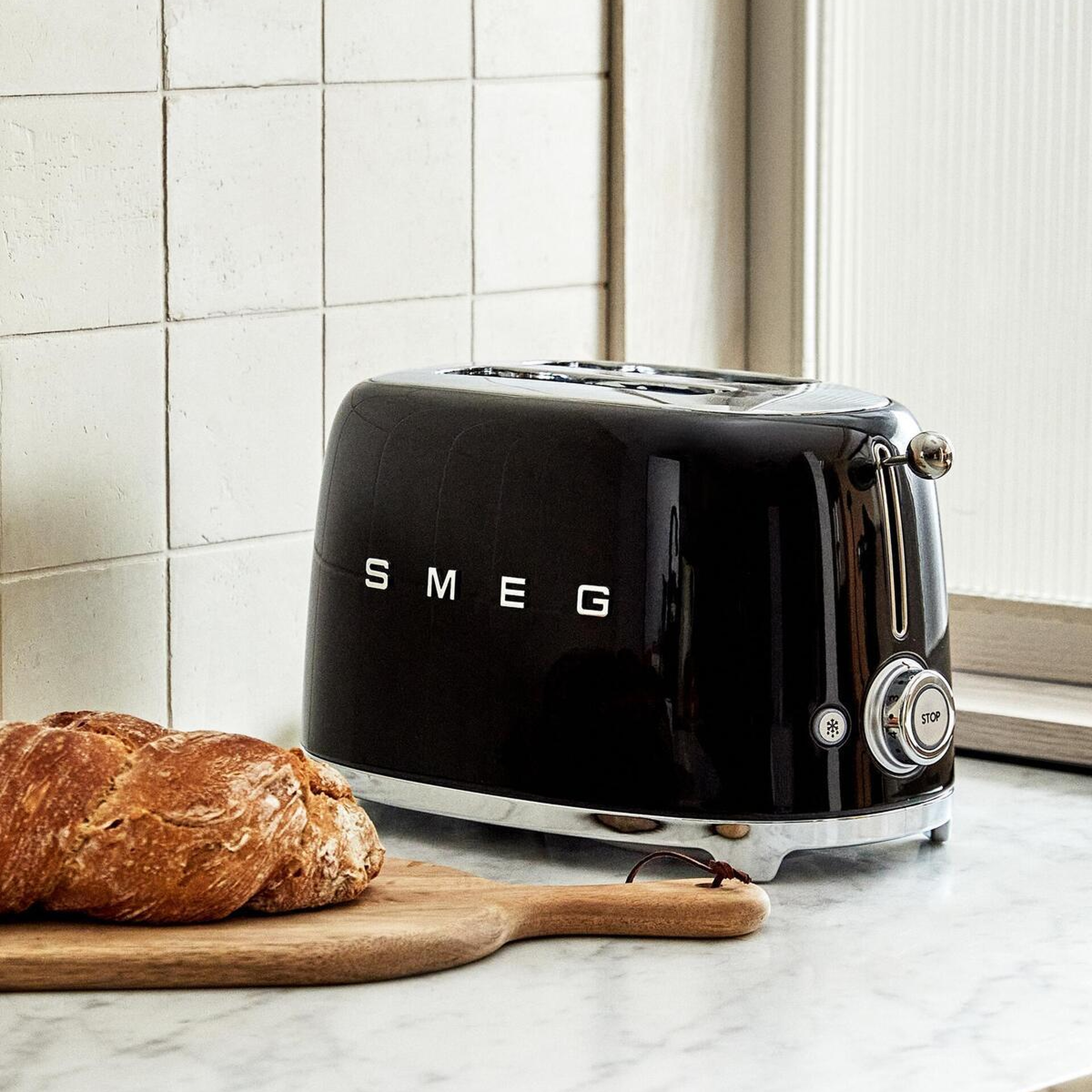 Smeg 50's Style Retro Siyah Ekmek Kızartma Makinesi TSF01BLEU