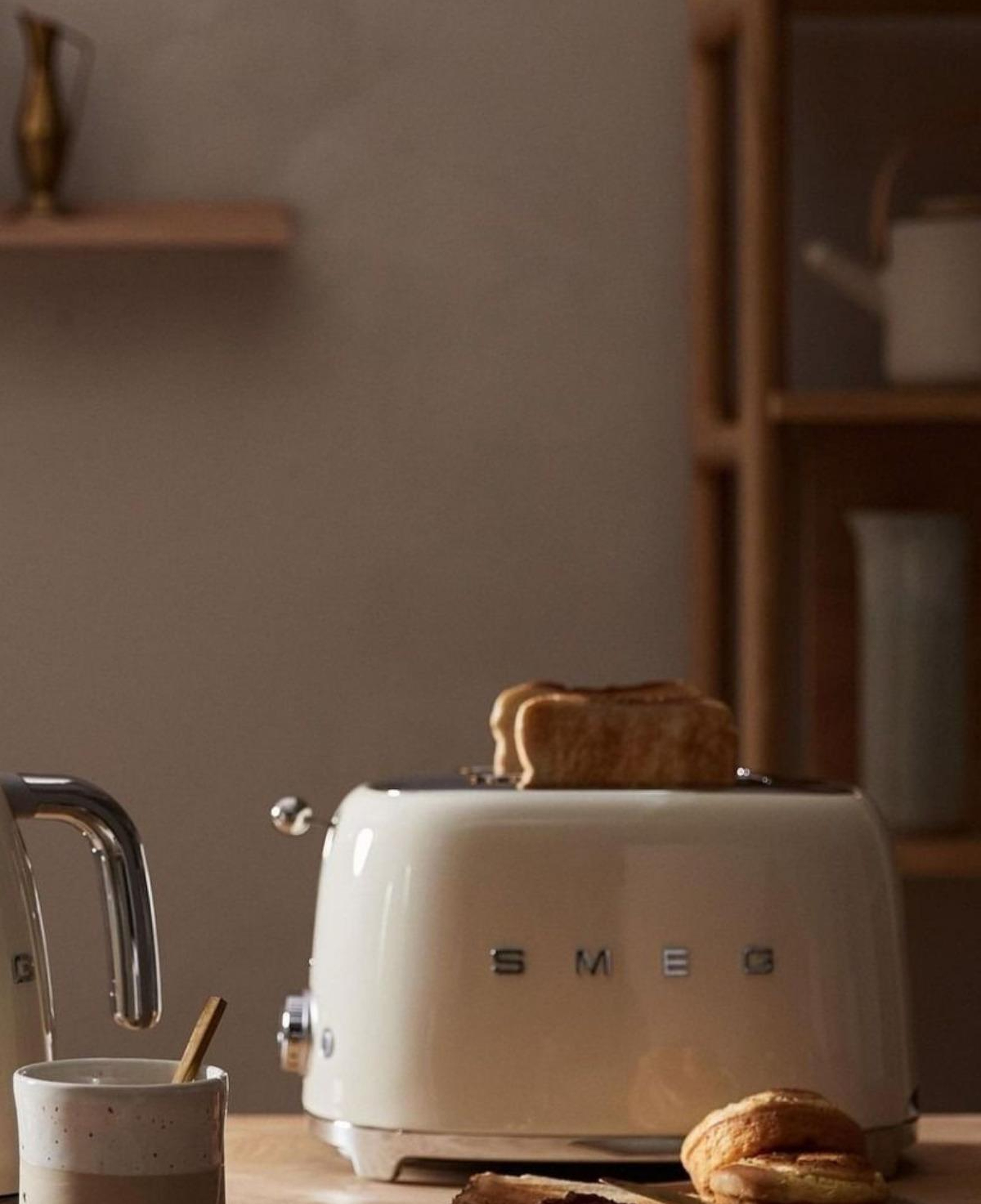 Smeg 50's Style Retro Krem 2x1 Ekmek Kızartma Makinesi TSF01CREU