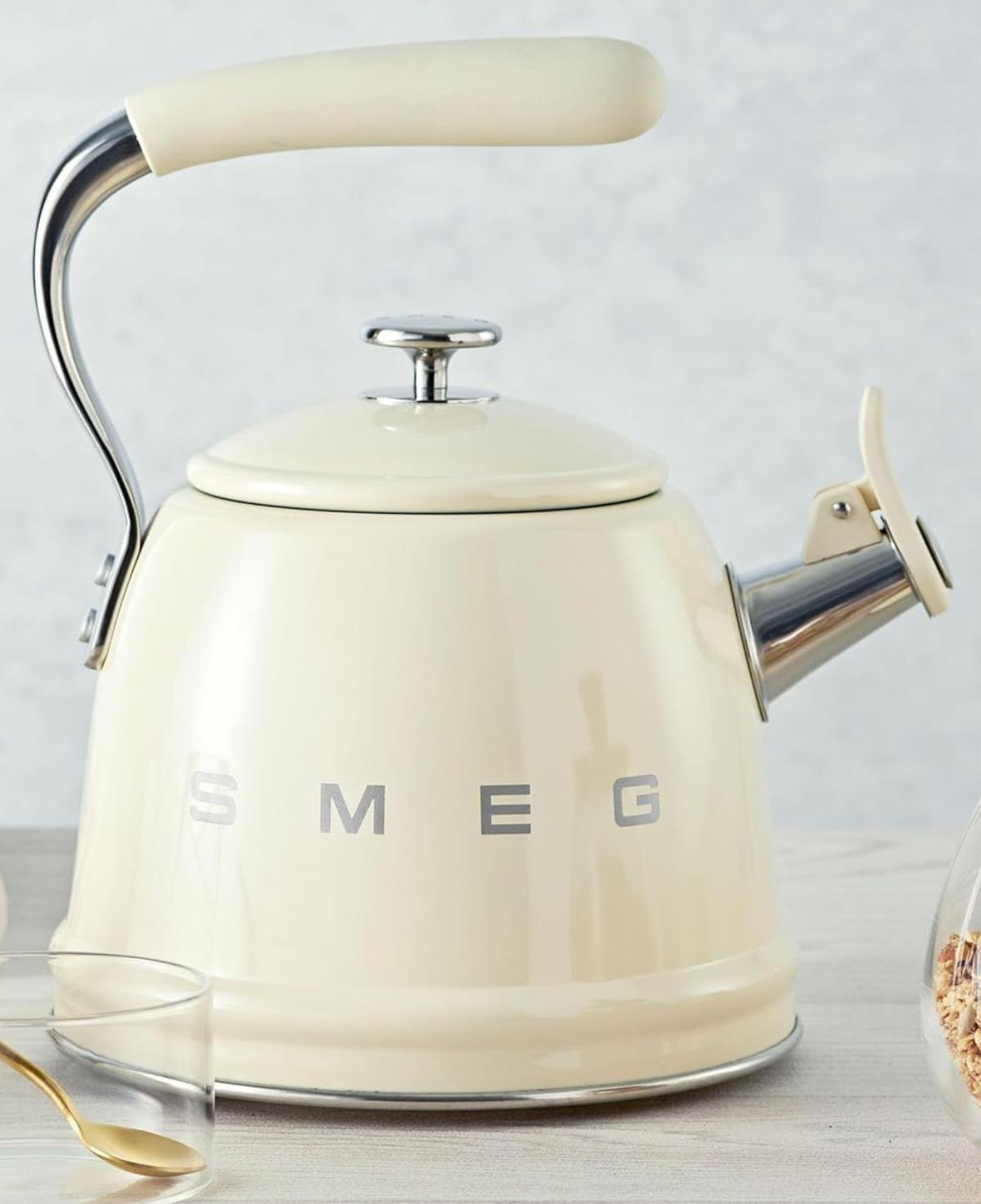 Smeg Cklw2001cr Krem Set Üstü Islık Kettle