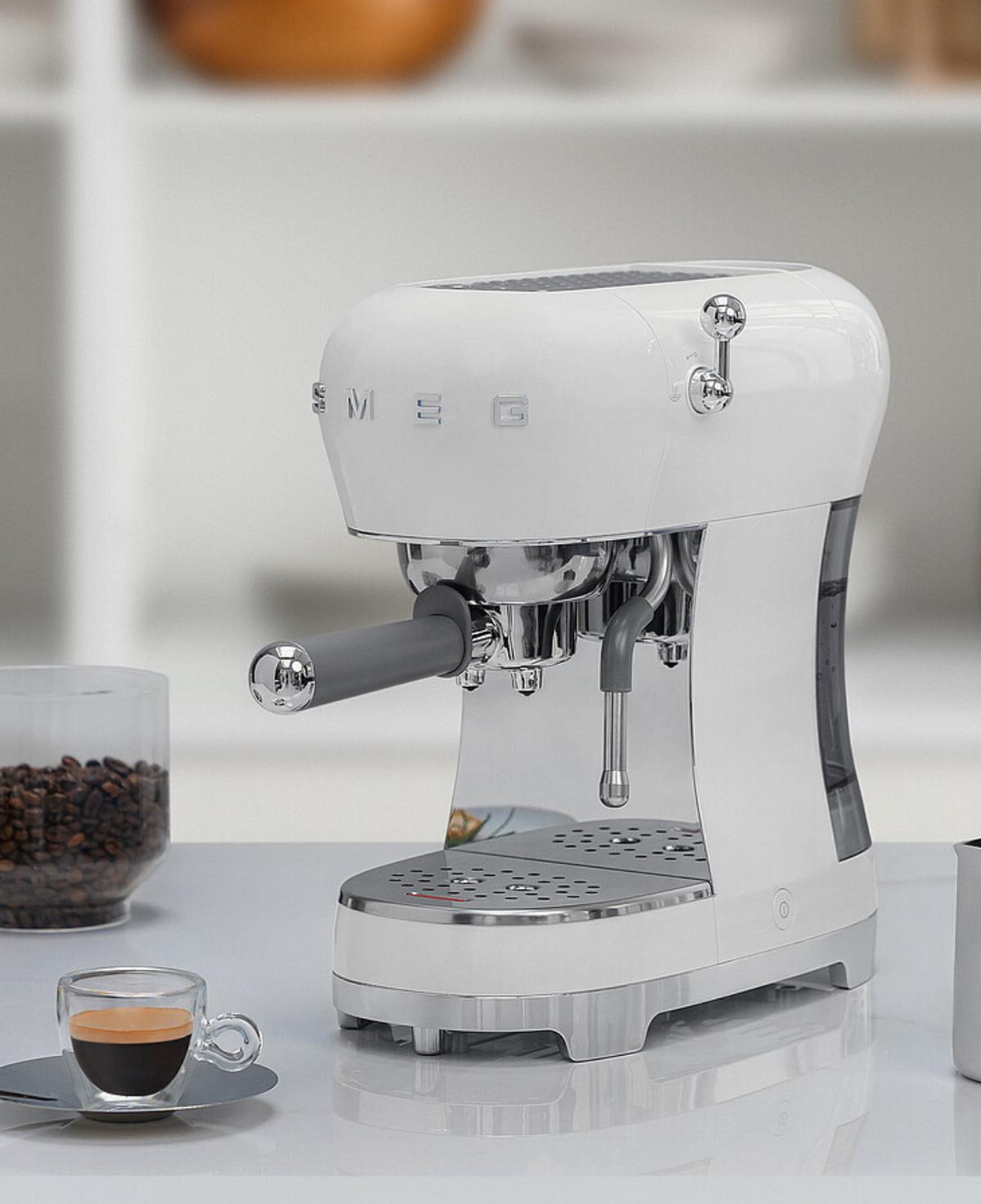 Smeg 50's Style Beyaz Espresso Kahve Makinesi
