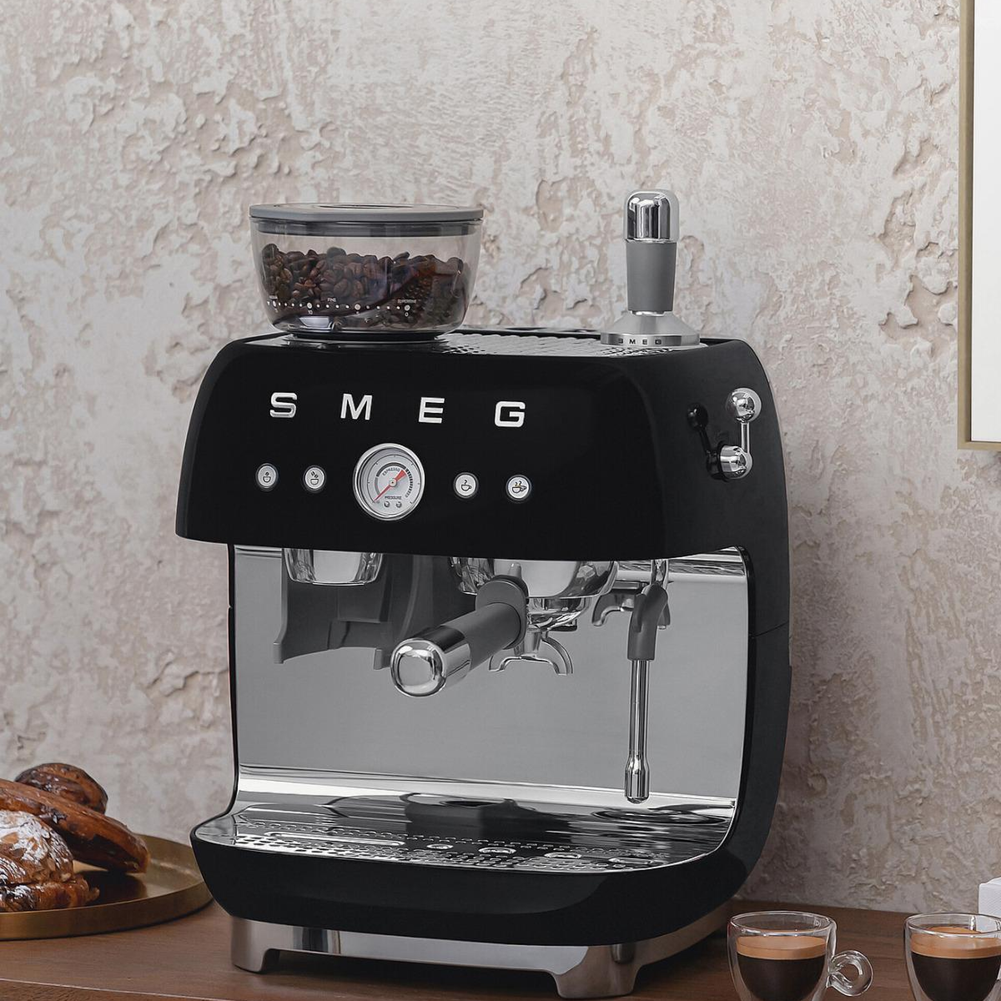 Smeg Siyah Öğütücülü Espresso Kahve Makinesi Egf03bleu