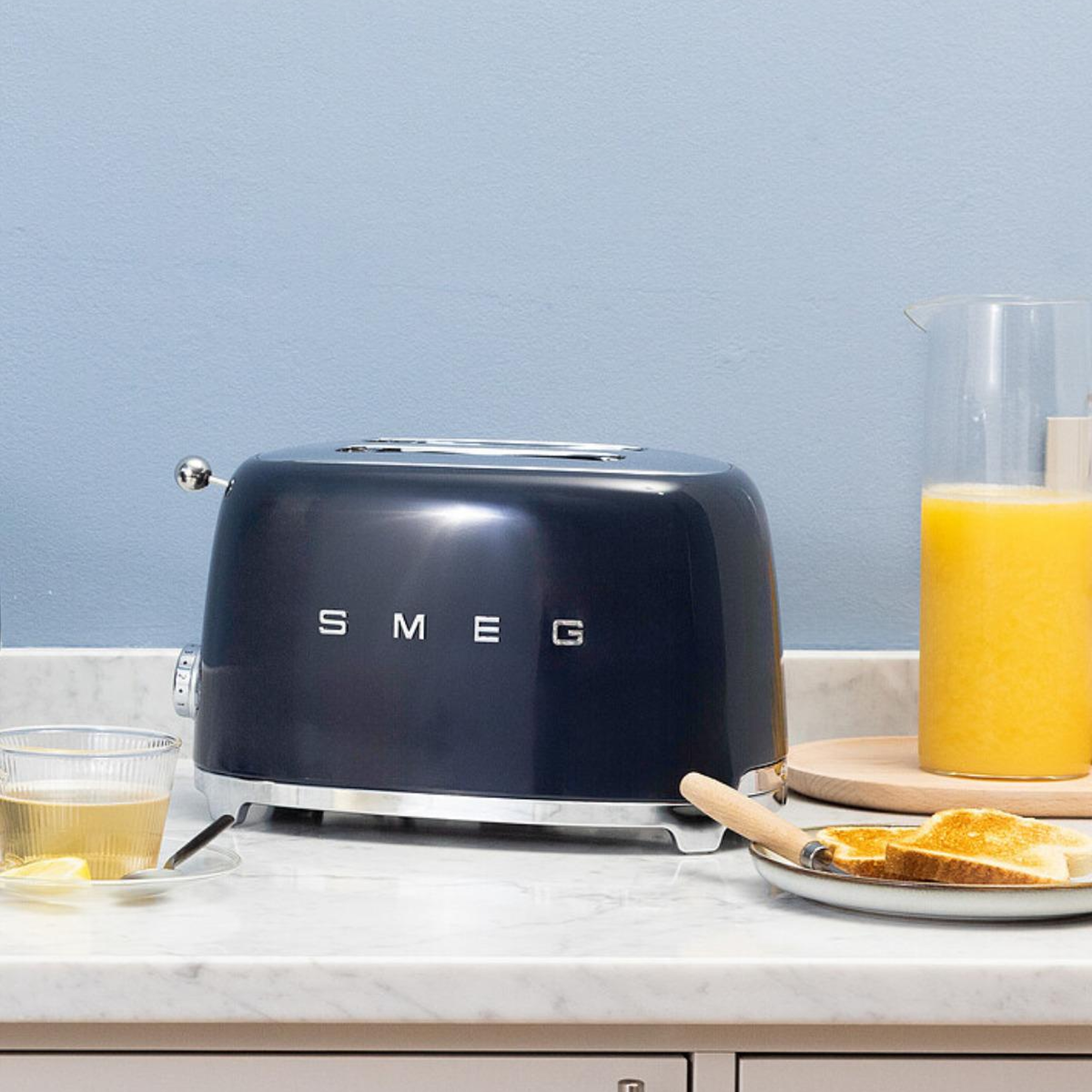 Smeg 50's Style Navy Blue Ekmek Kızartma Makinesi