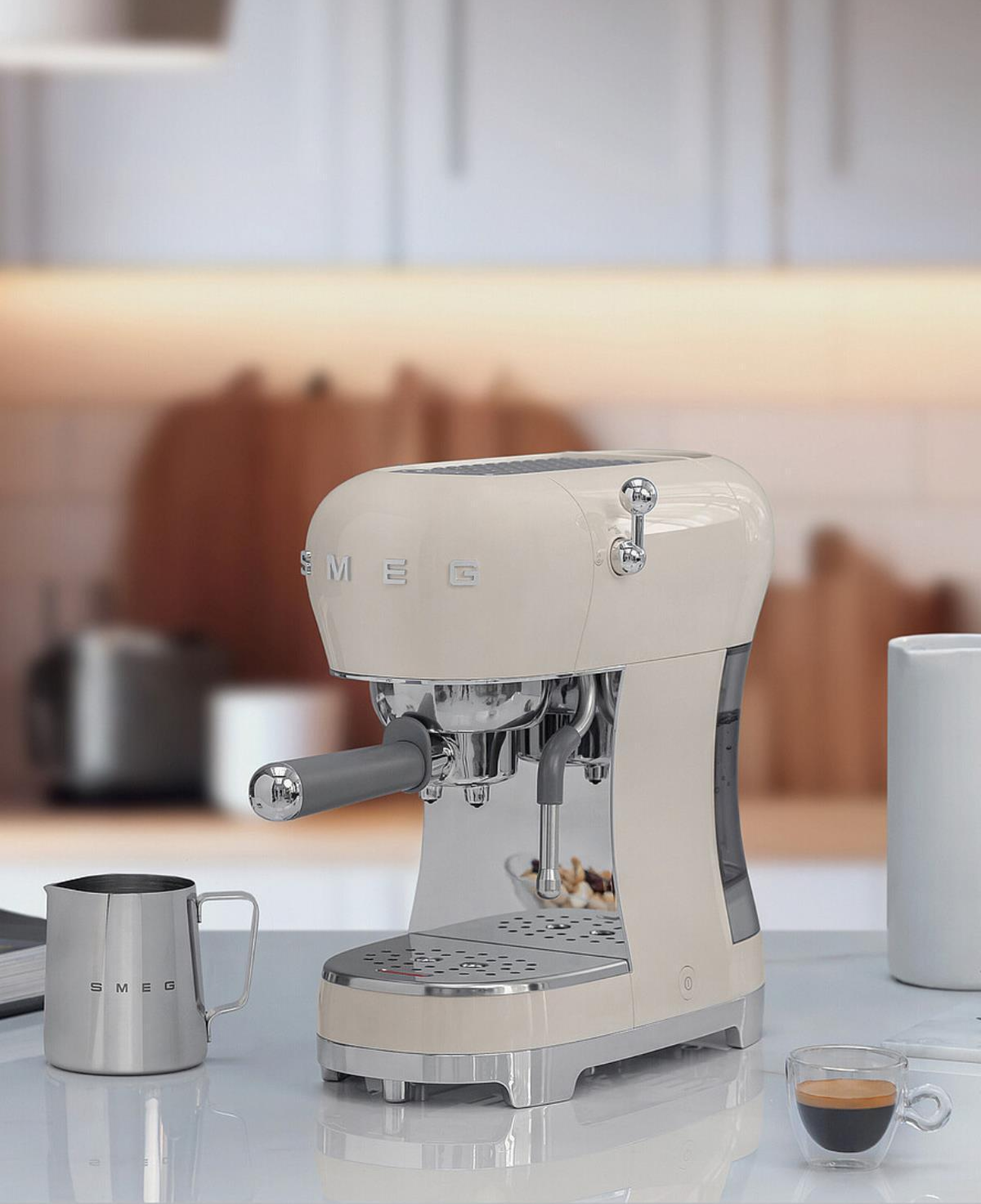 Smeg 50's Style Krem Espresso Kahve Makinesi