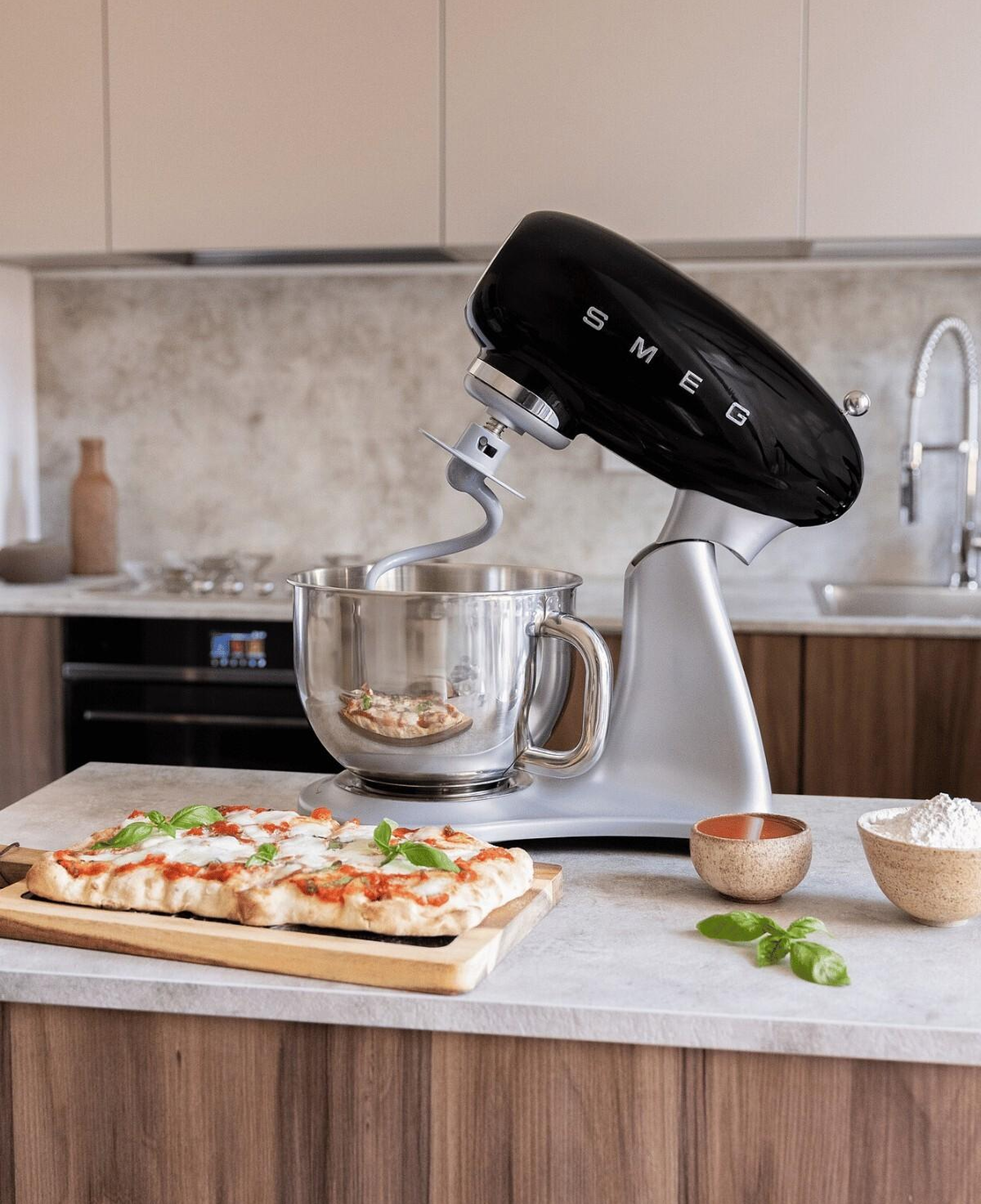 Smeg 50's Style Steady-Mix 4,8 L Siyah SMF04 Stand Mikser Mutfak Şefi