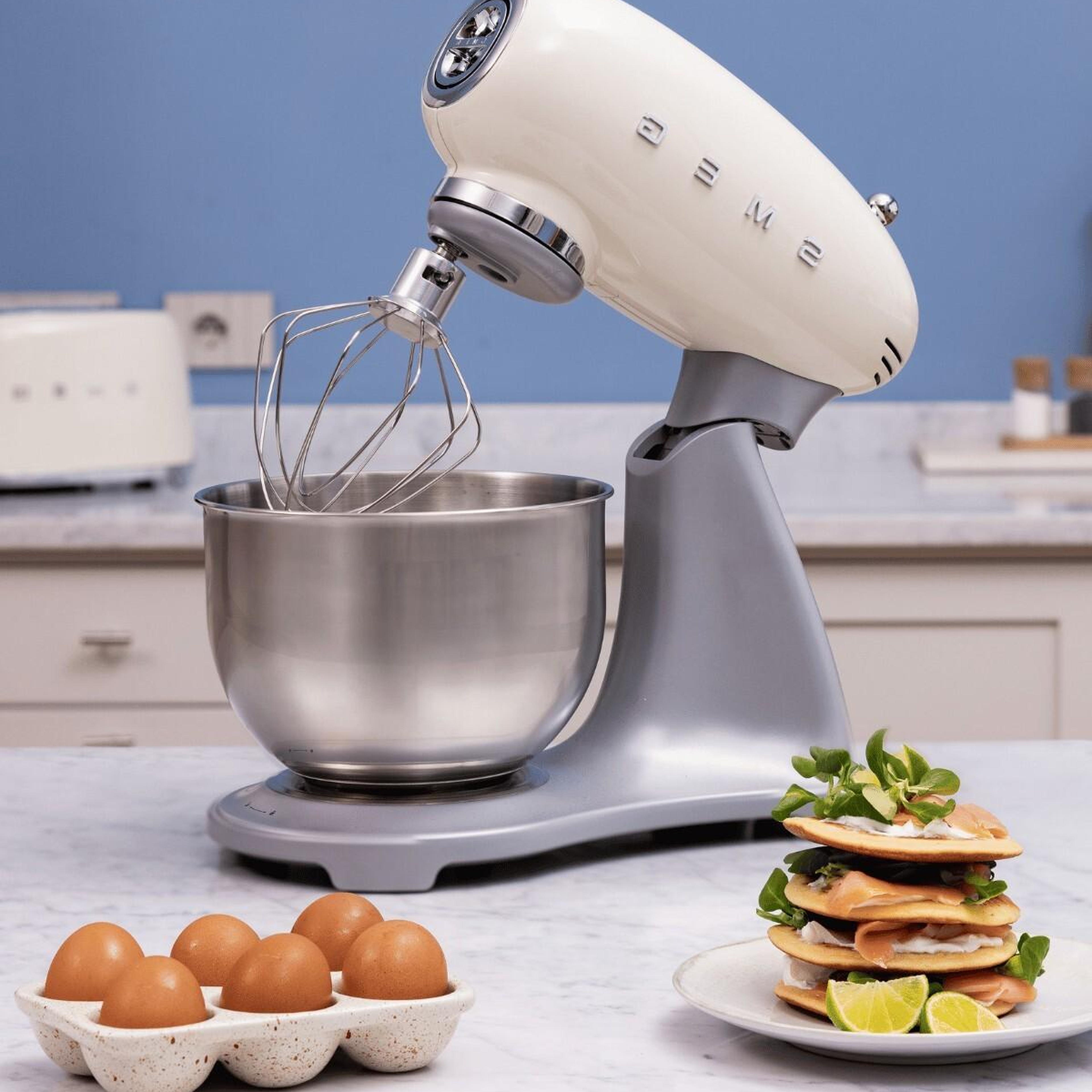 Smeg 50's Style Steady-Mix 4,8 L Krem SMF04 Stand Mikser Mutfak Şefi