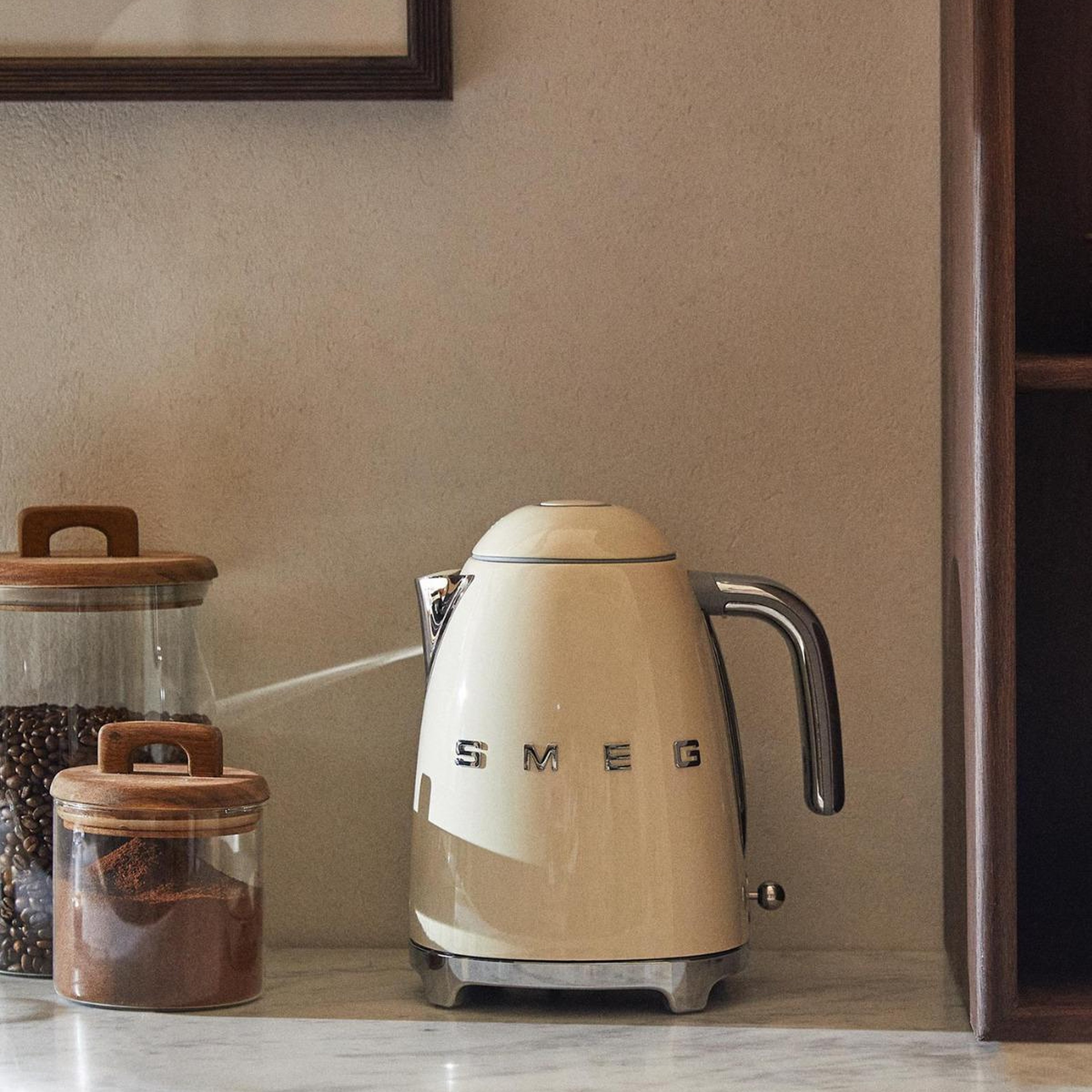 Smeg 50’s Style Krem Retro Krem Kettle Klf03creu