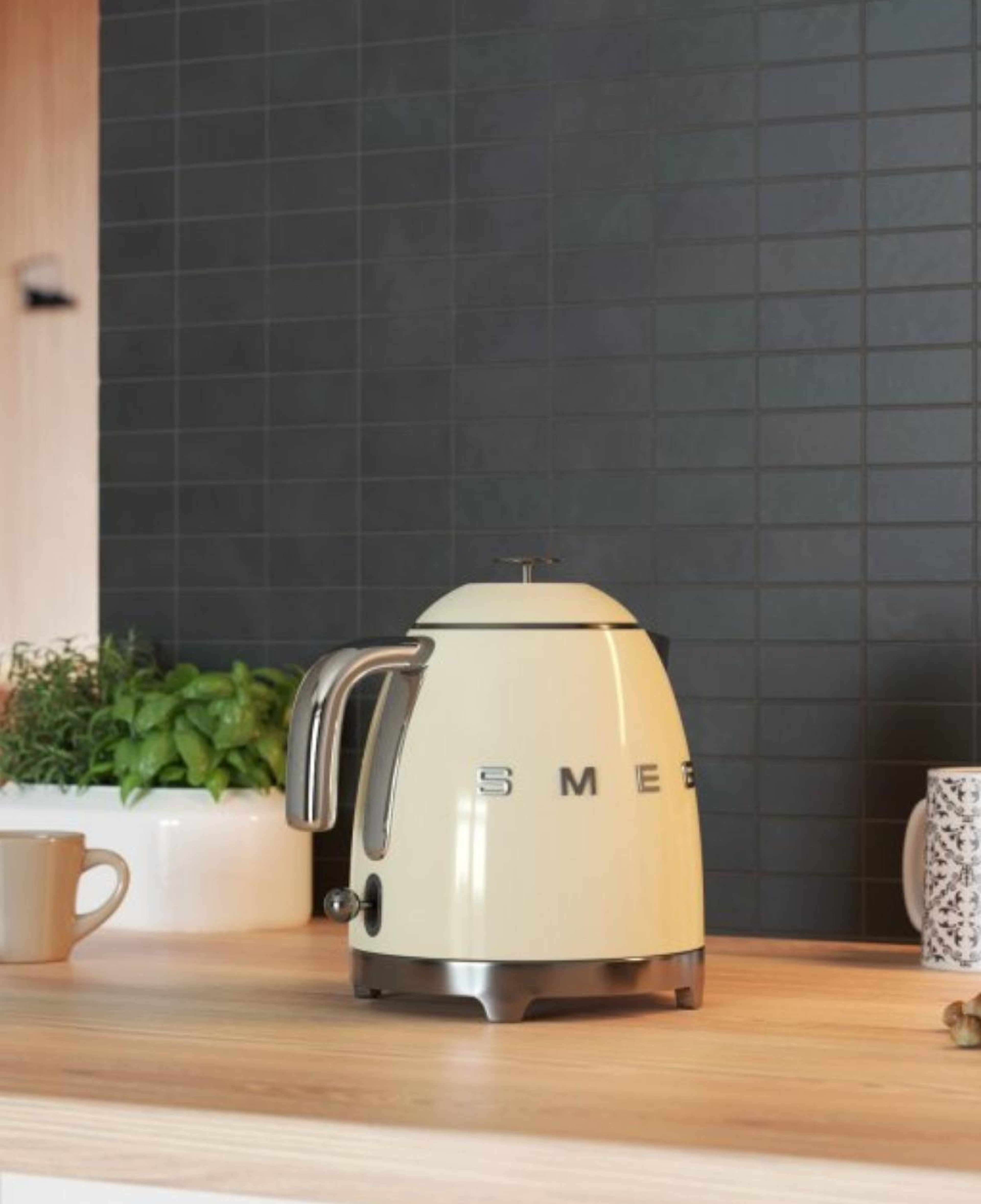 Smeg 50's Style Retro Mini Kettle Krem Klf05creu