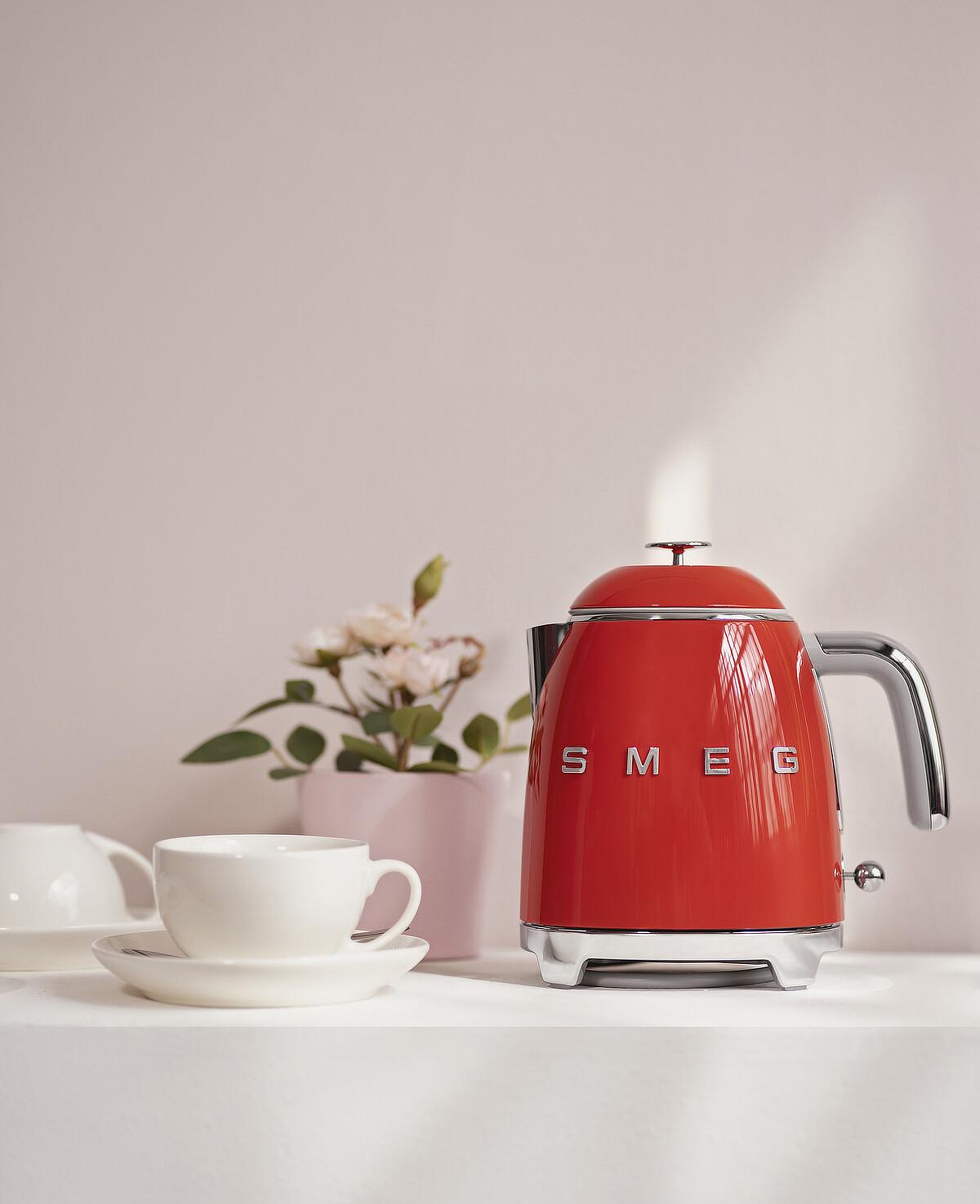 Smeg 50's Style Kırmızı Mini Kettle Klf05rdeu