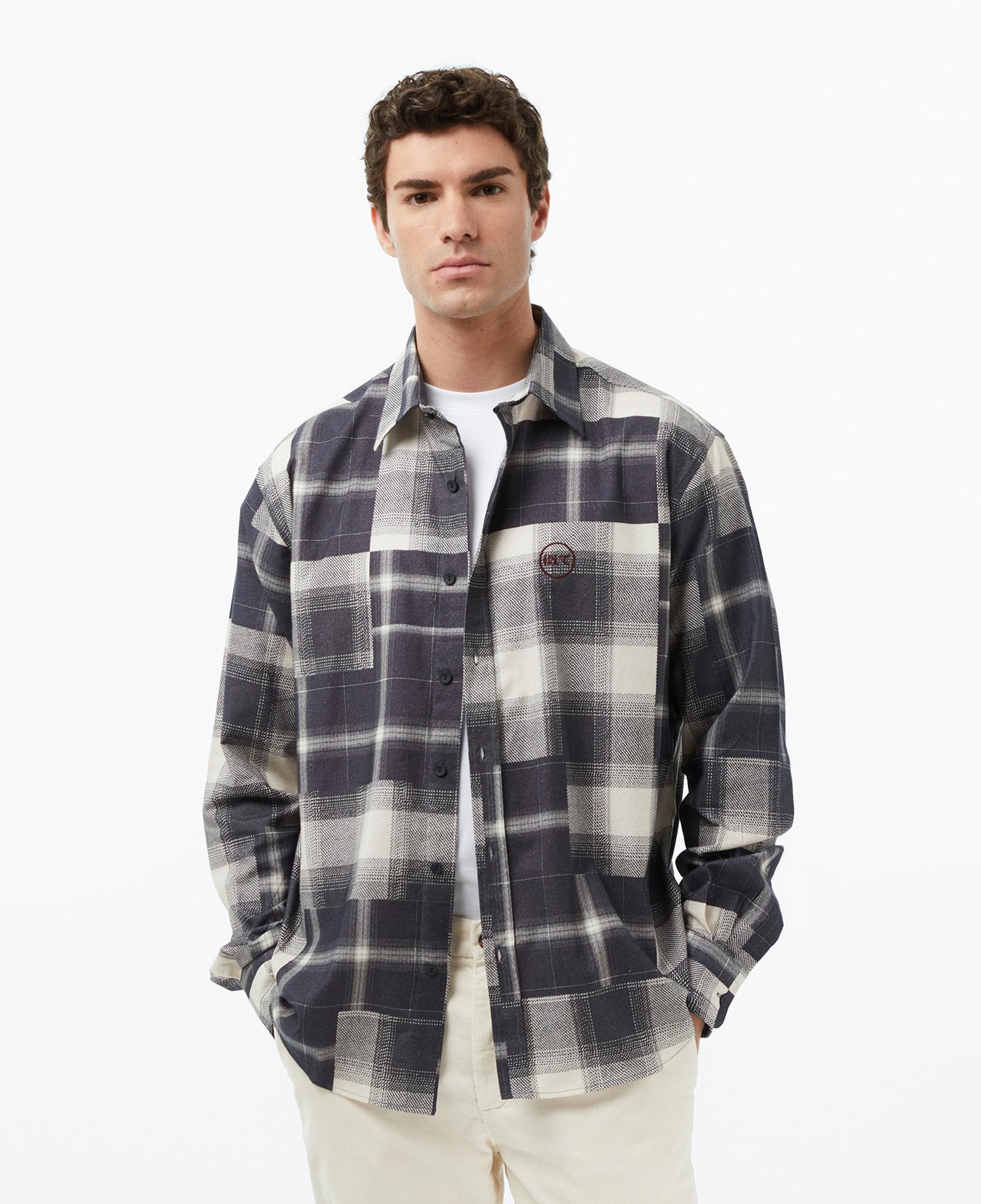 UNITED4 Essentials Erkek Siyah Gömlek