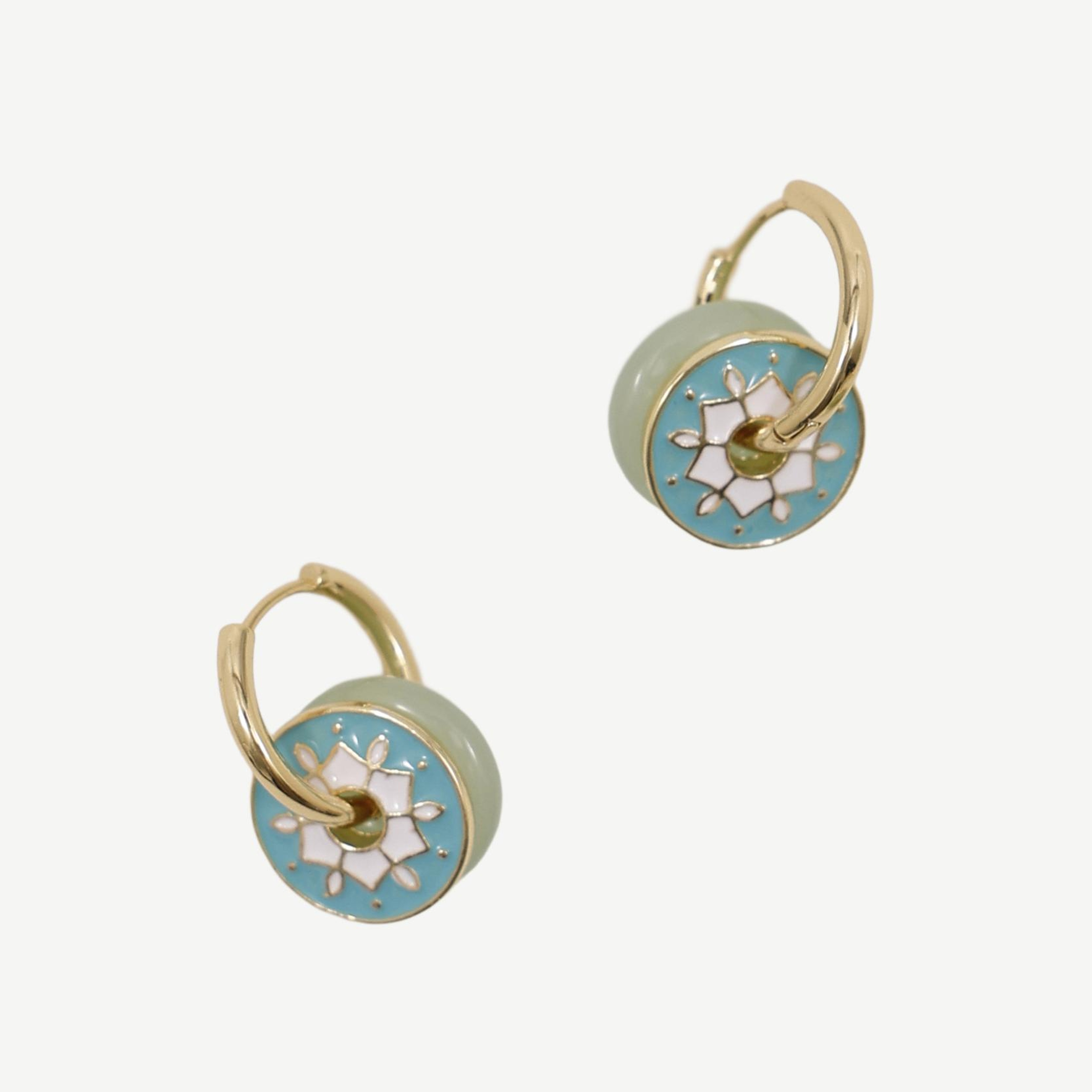 YARGICI Çıkarılabilir Aksesuarlı Halka Küpe