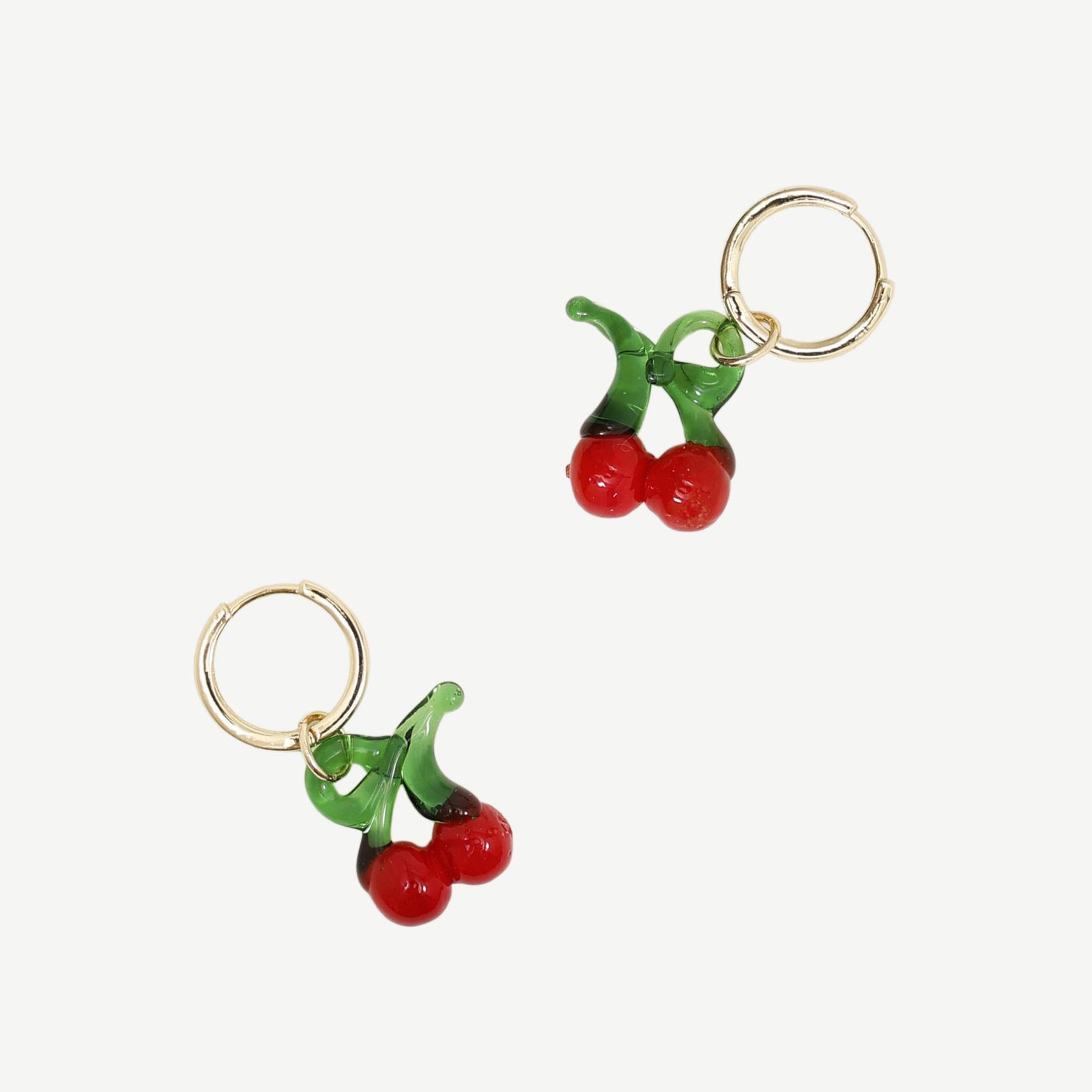 YARGICI Kiraz Charmlı Halka Küpe