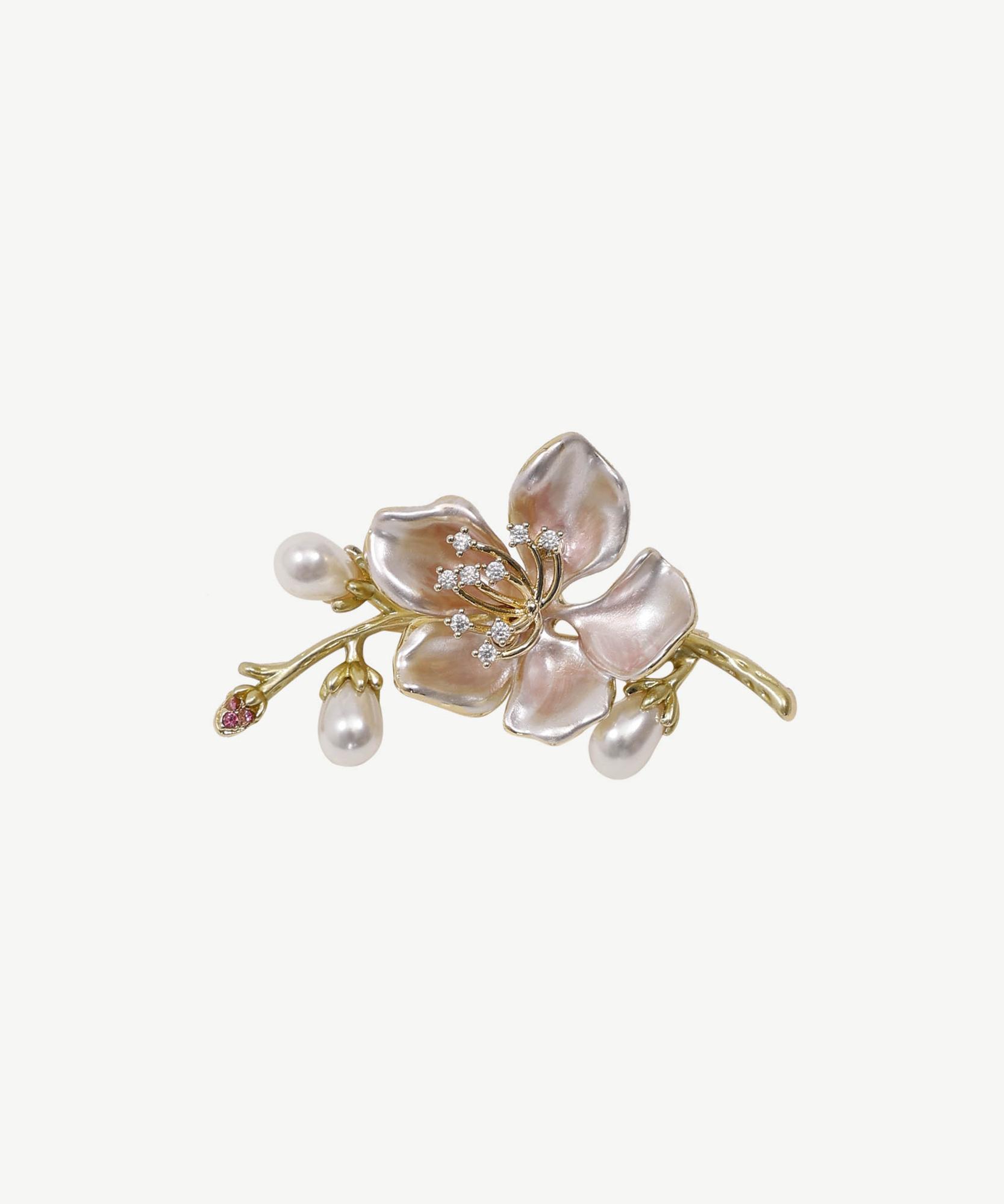 YARGICI İnci Detaylı Çiçek Broş