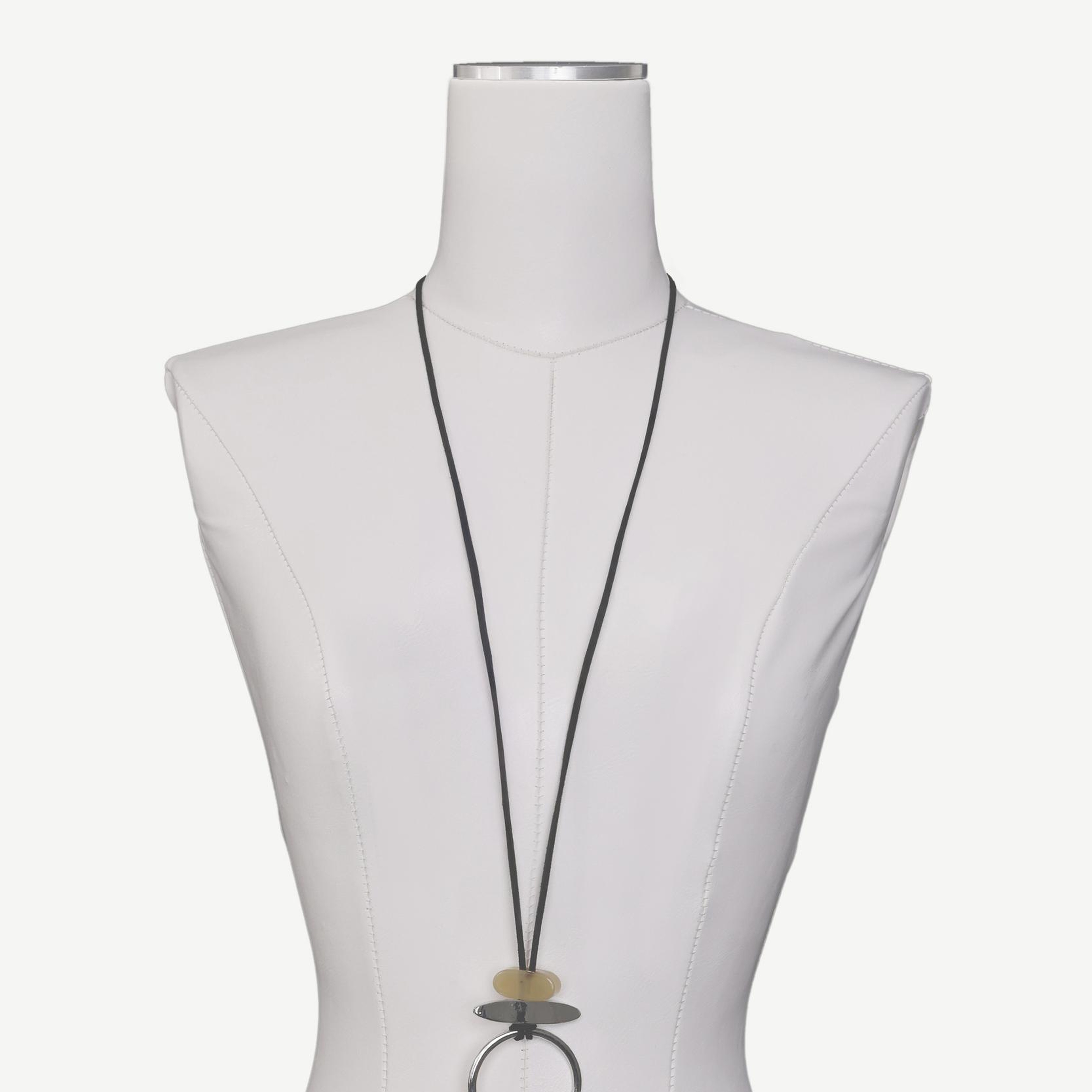 YARGICI Metal Aksesuarlı İp Kolye