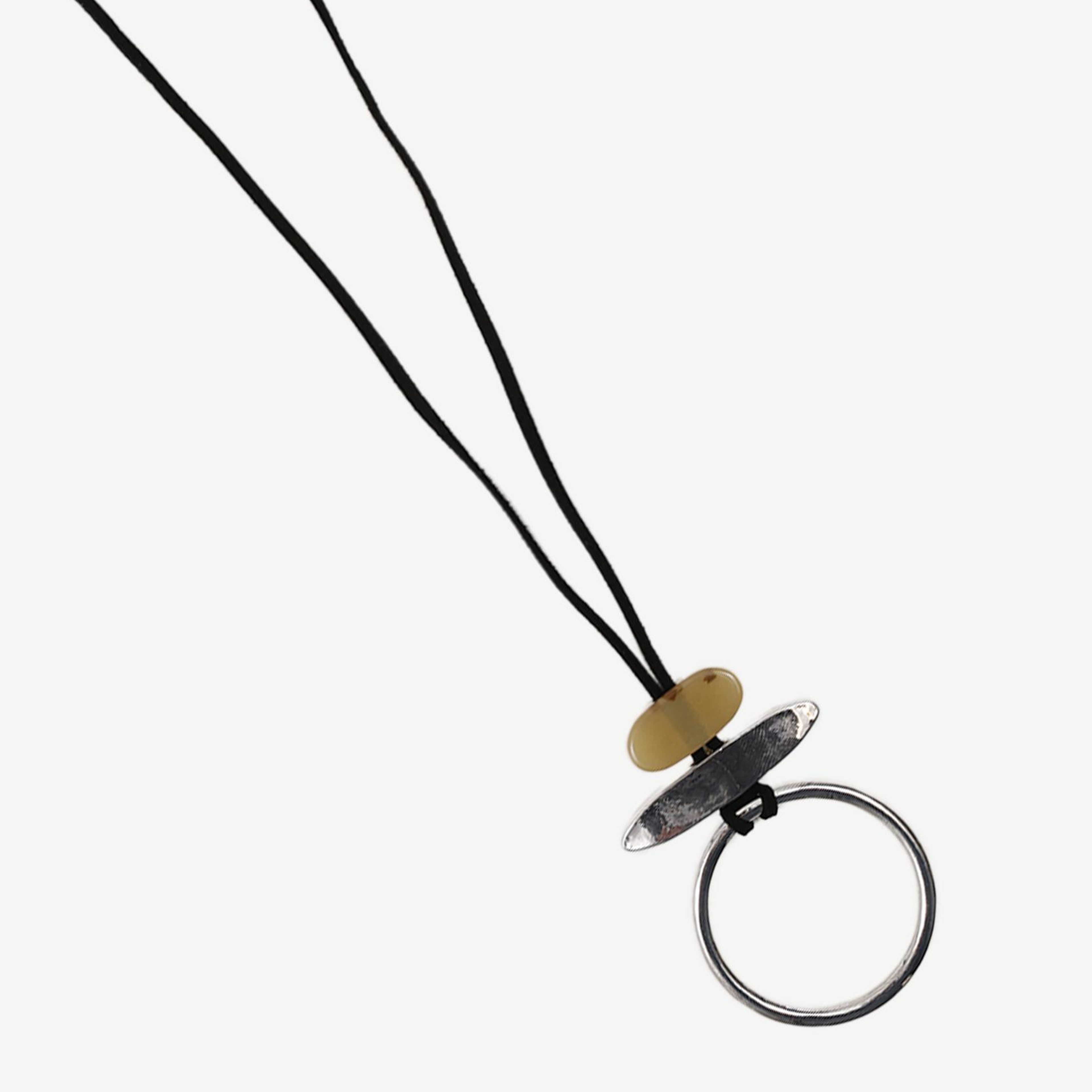 YARGICI Metal Aksesuarlı İp Kolye