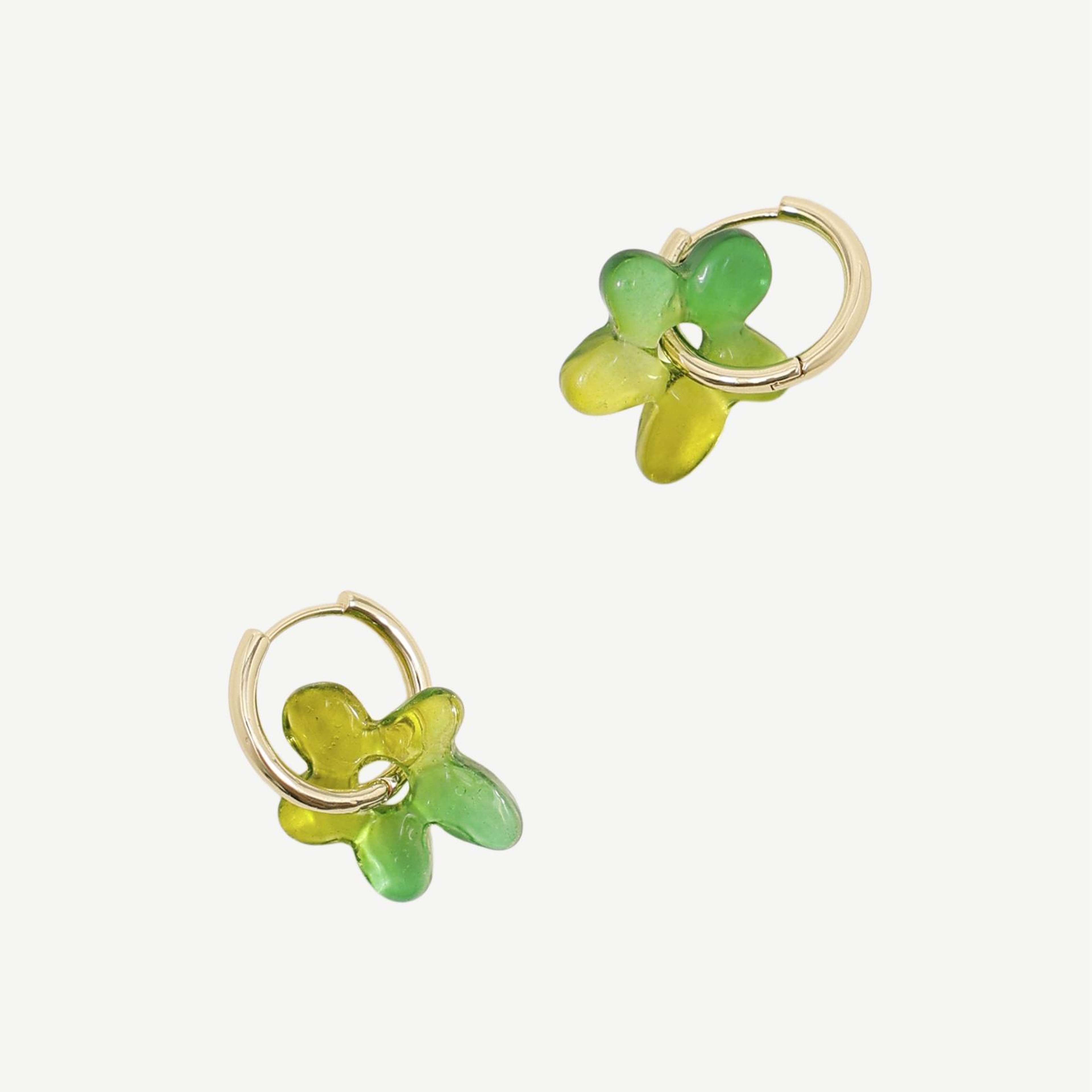 YARGICI Çiçek Charmlı Halka Küpe