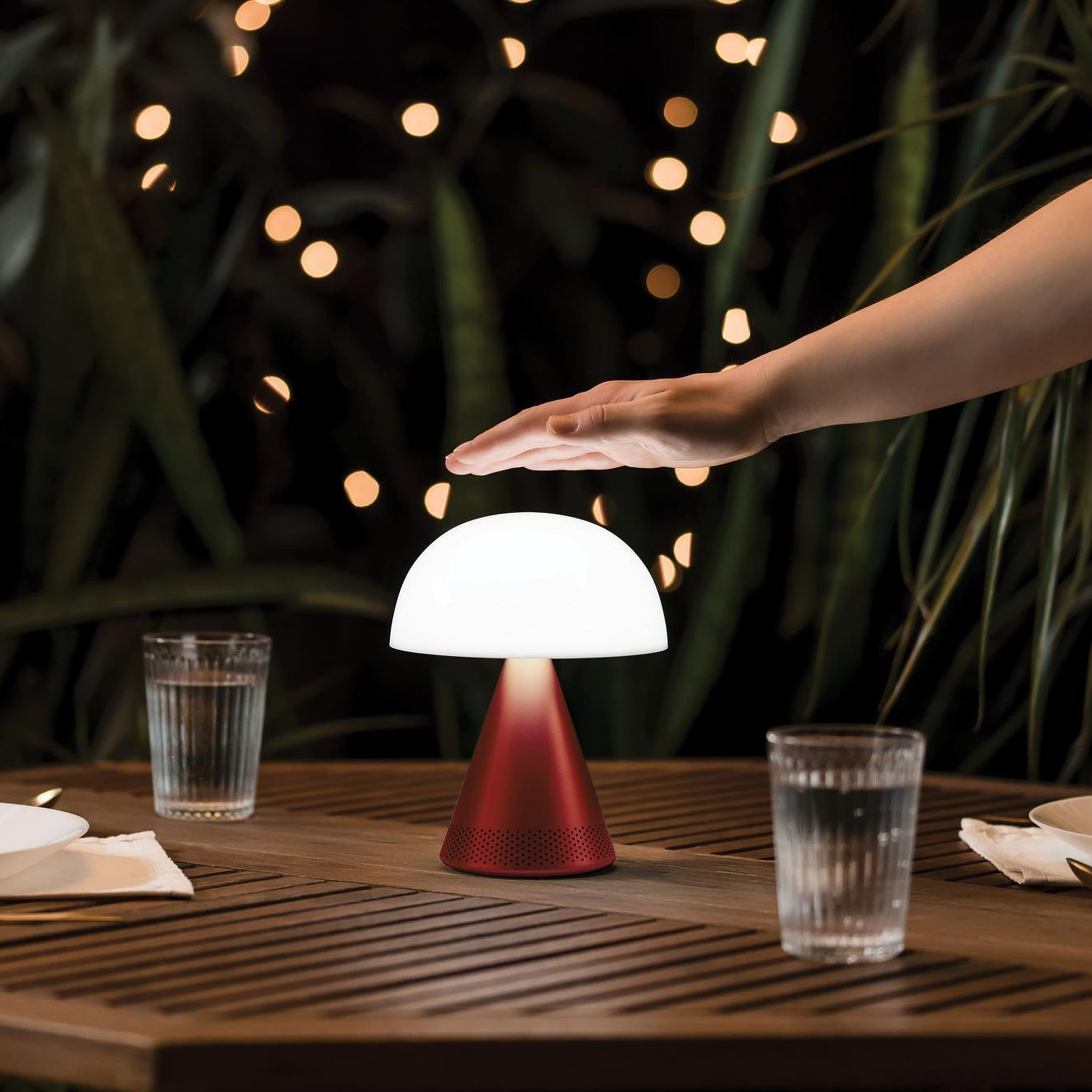 Lexon Mina L Led Lamba ve  Bluetooth Hoparlör Koyu Kırmızı