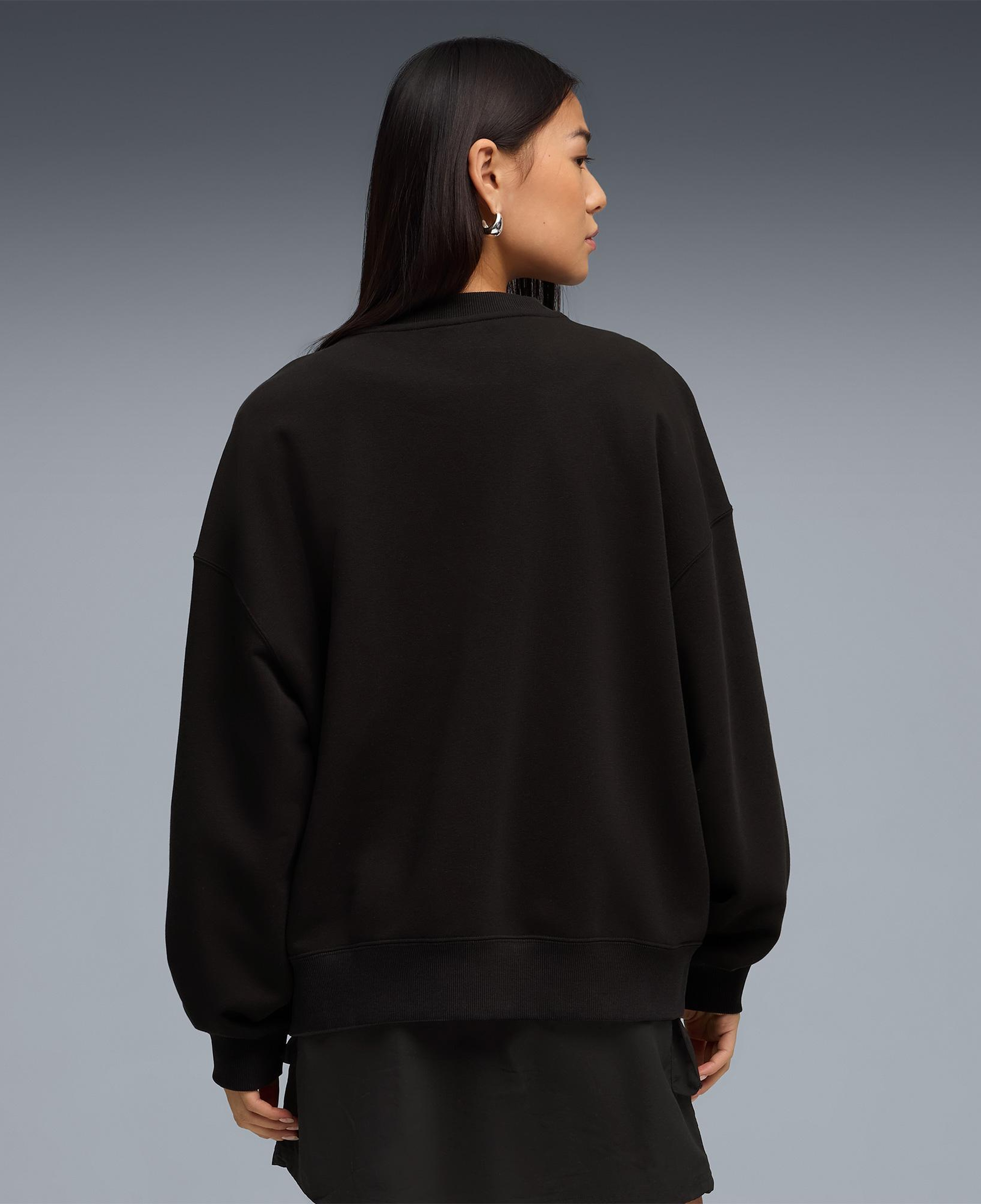 Puma Wardrobe Essentials Crew Kadın Siyah Sweatshirt