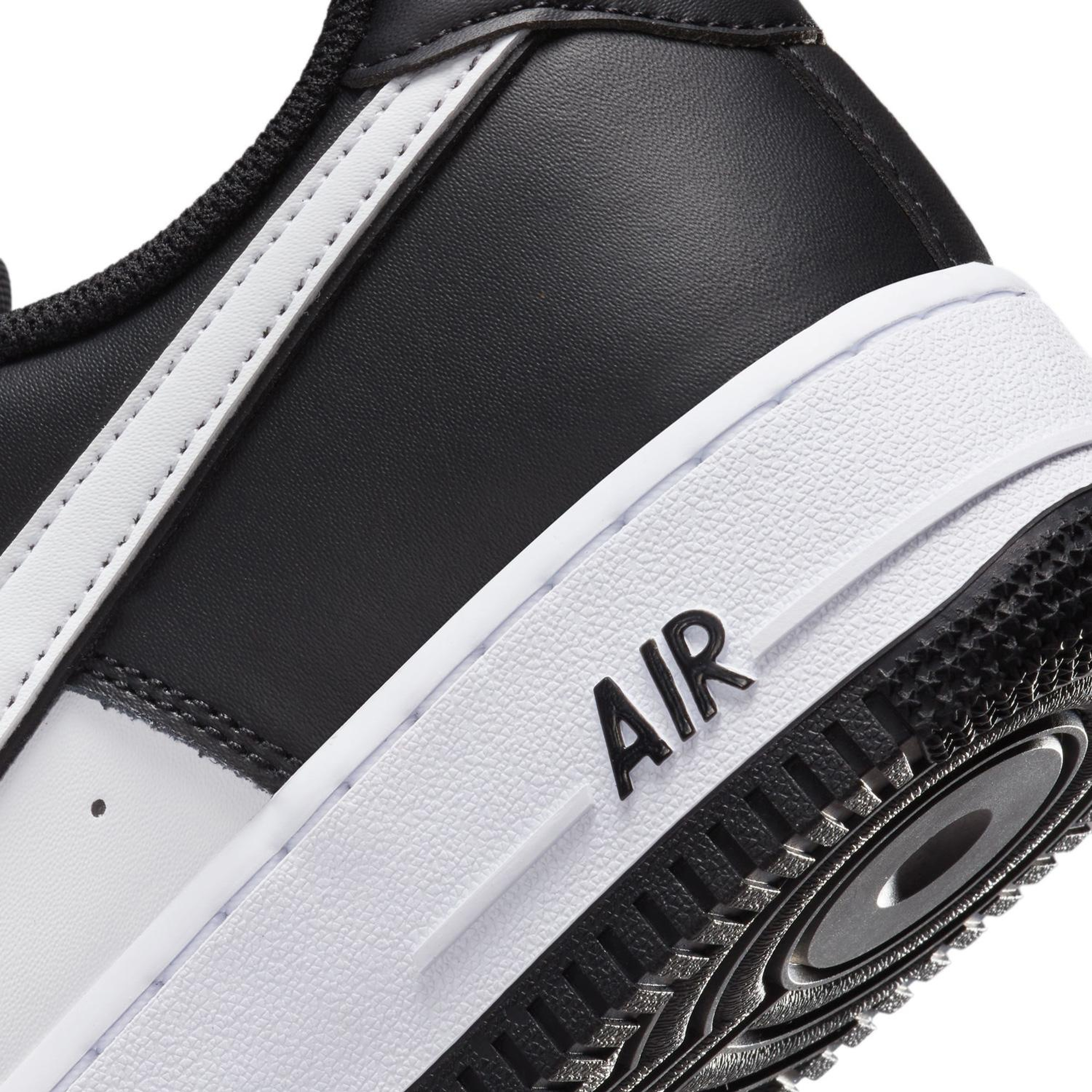 Nike Air Force 1 '07 Erkek Siyah Spor Ayakkabı