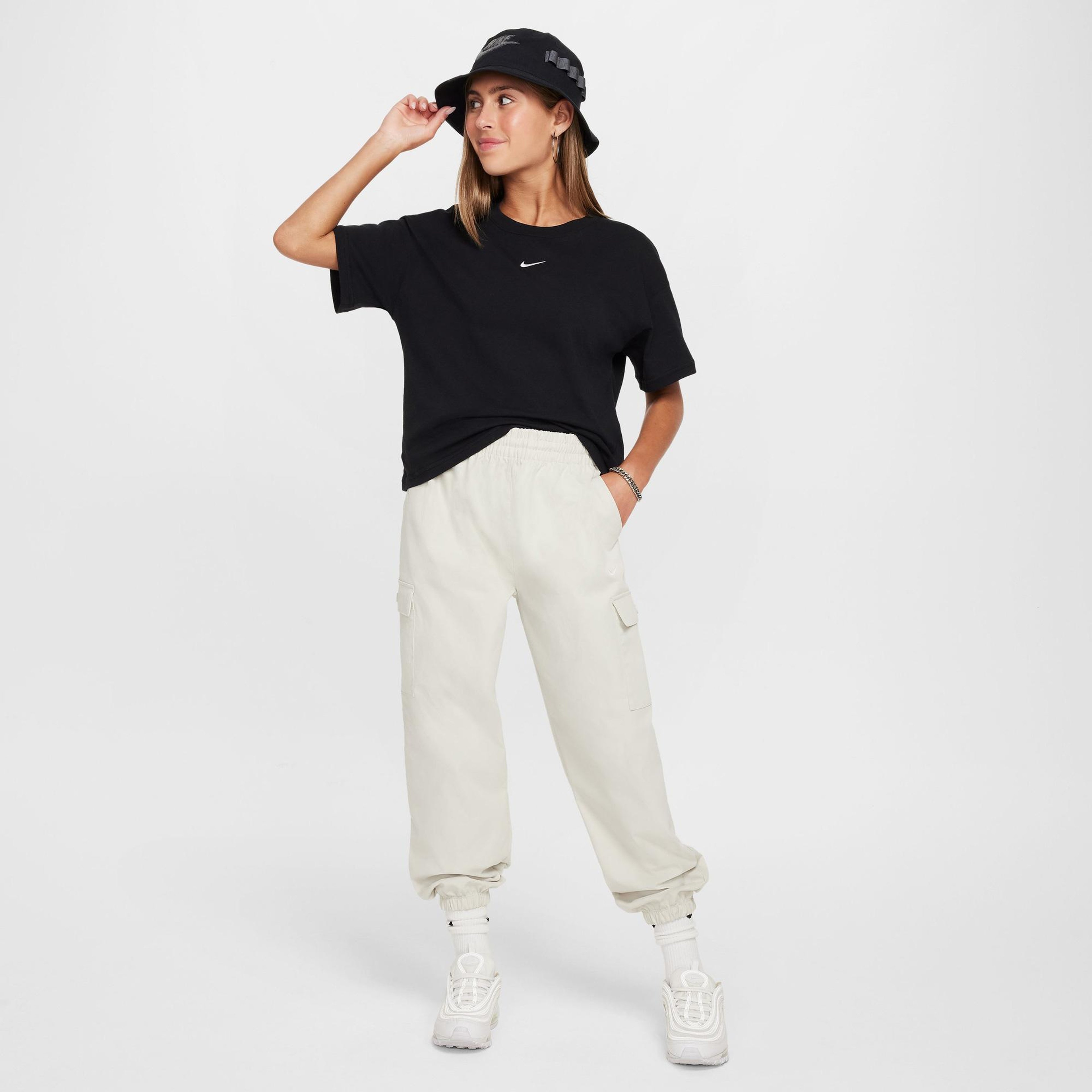 Nike Sportswear Boxy Essential Çocuk Siyah T-Shirt