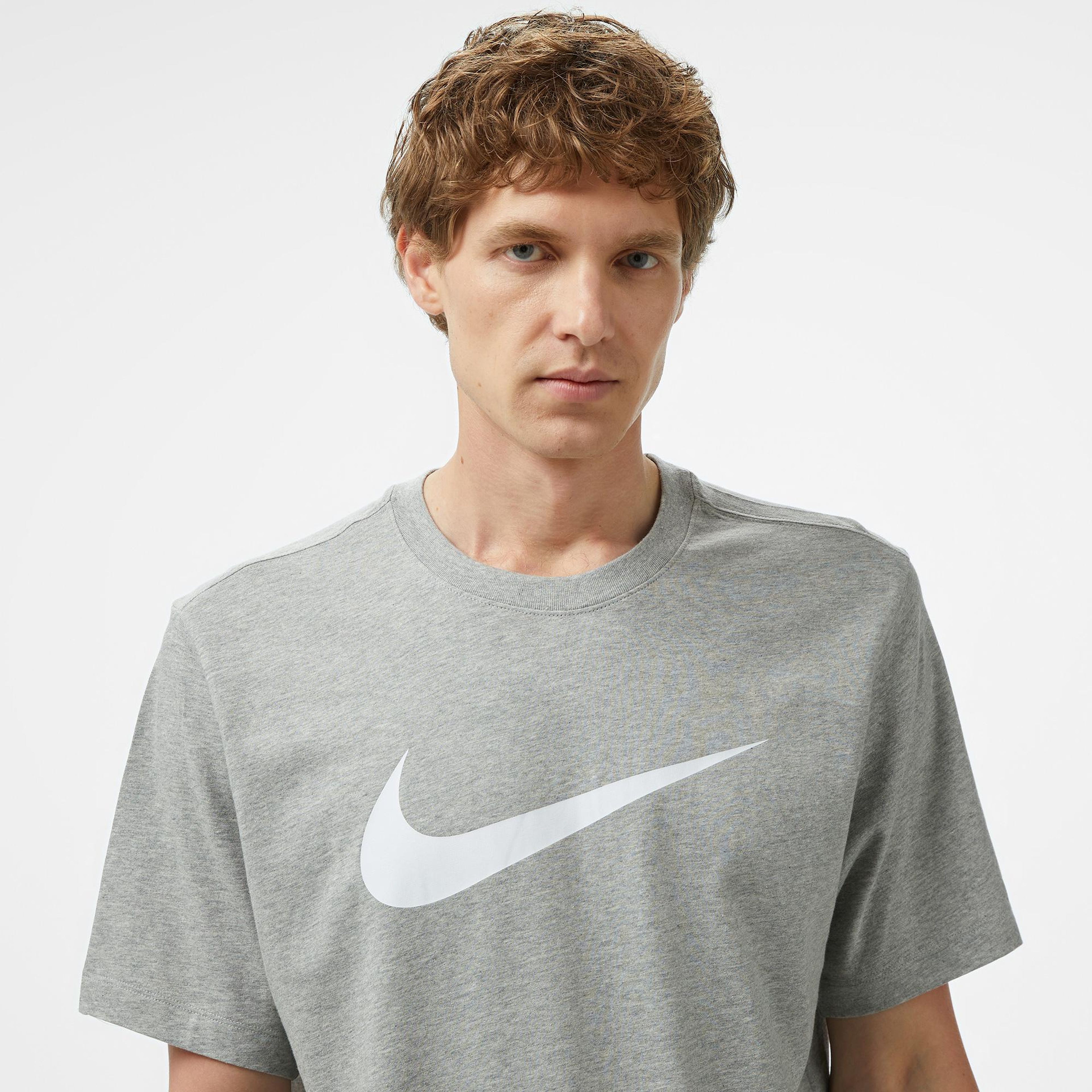 Nike Sportswear Icon Swoosh Erkek Gri T-Shirt