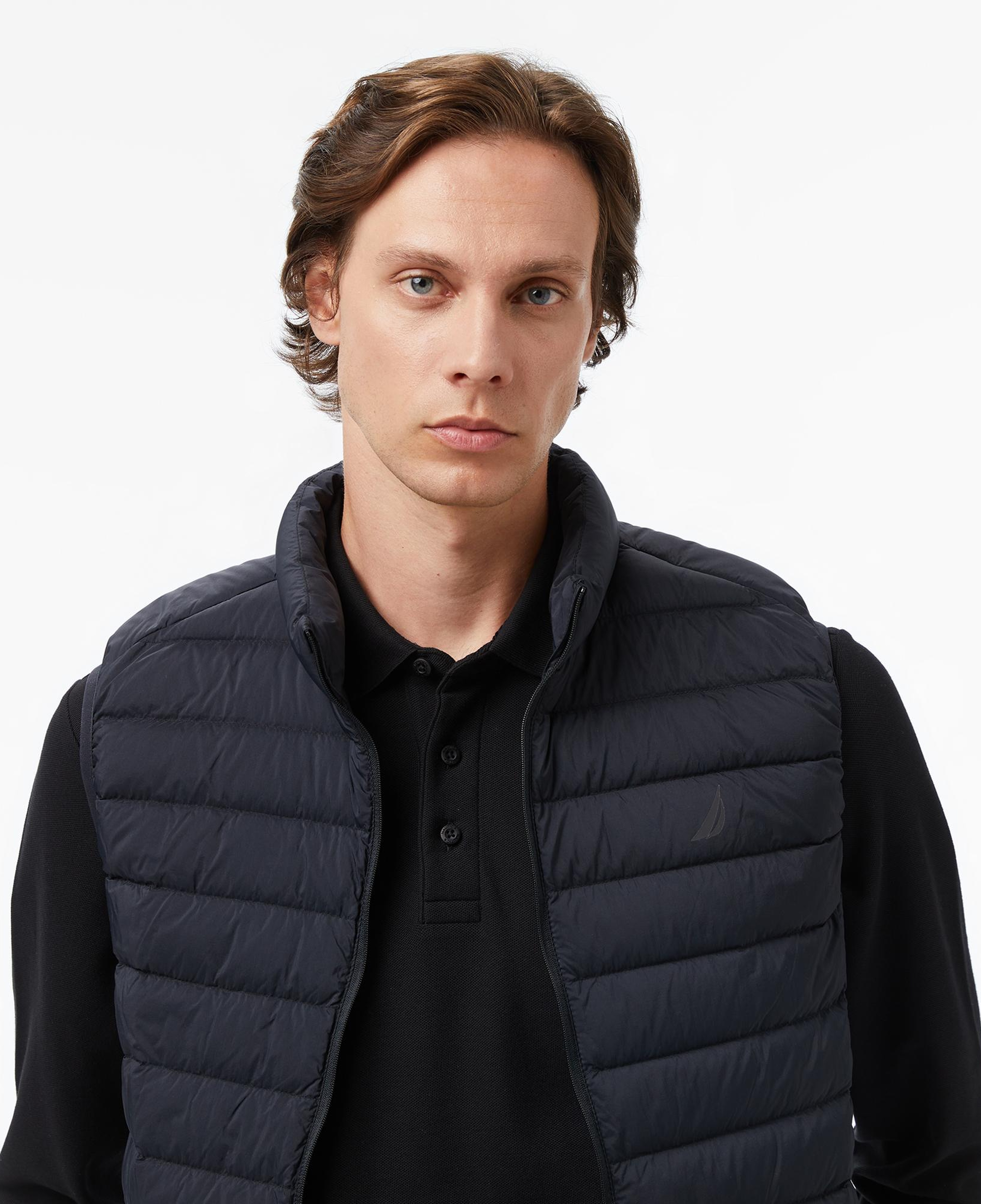 Nautica Erkek Siyah Su İtici Özellikli Yelek