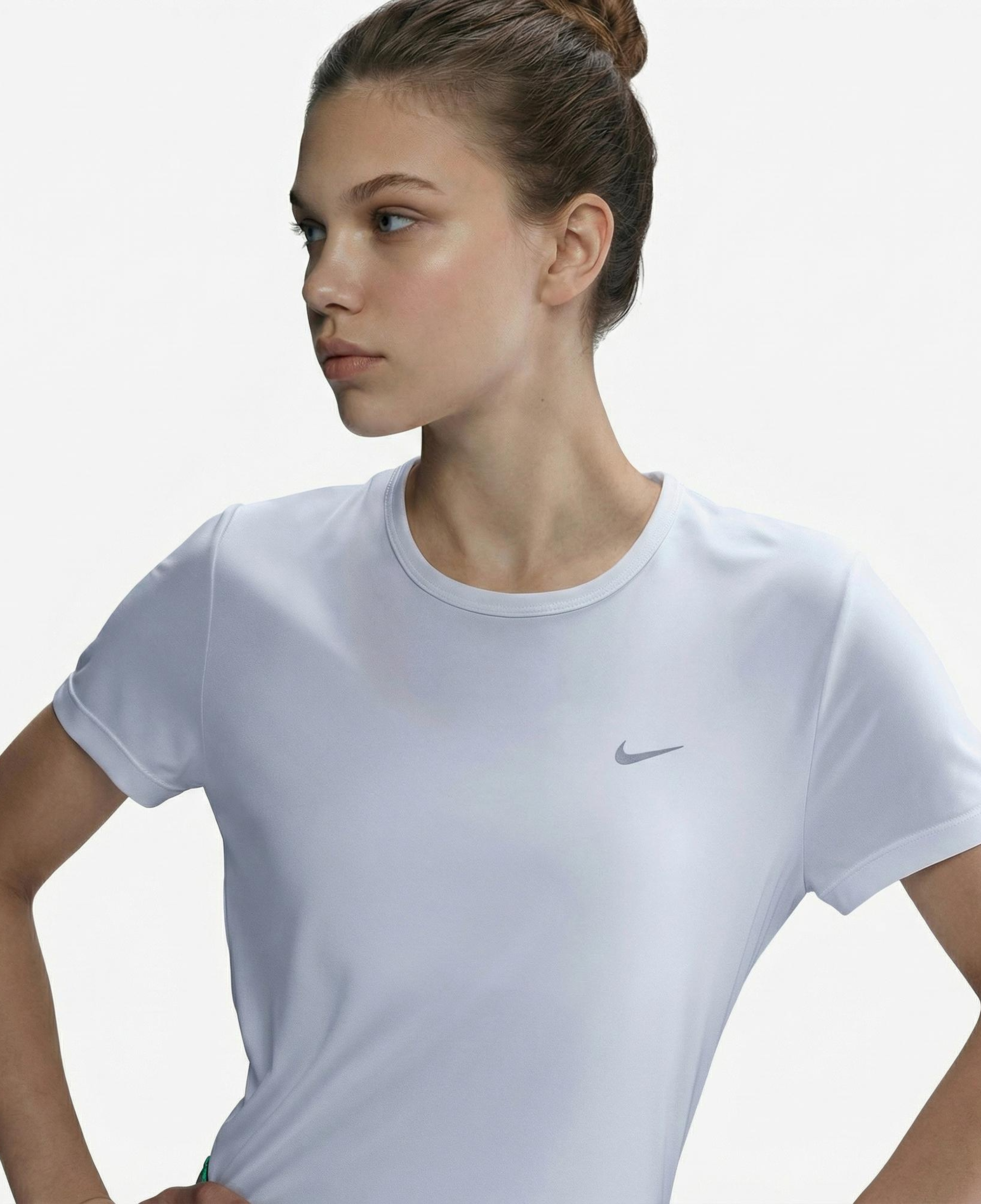 Nike Tempo Dri-Fit Kadın Beyaz T-Shirt