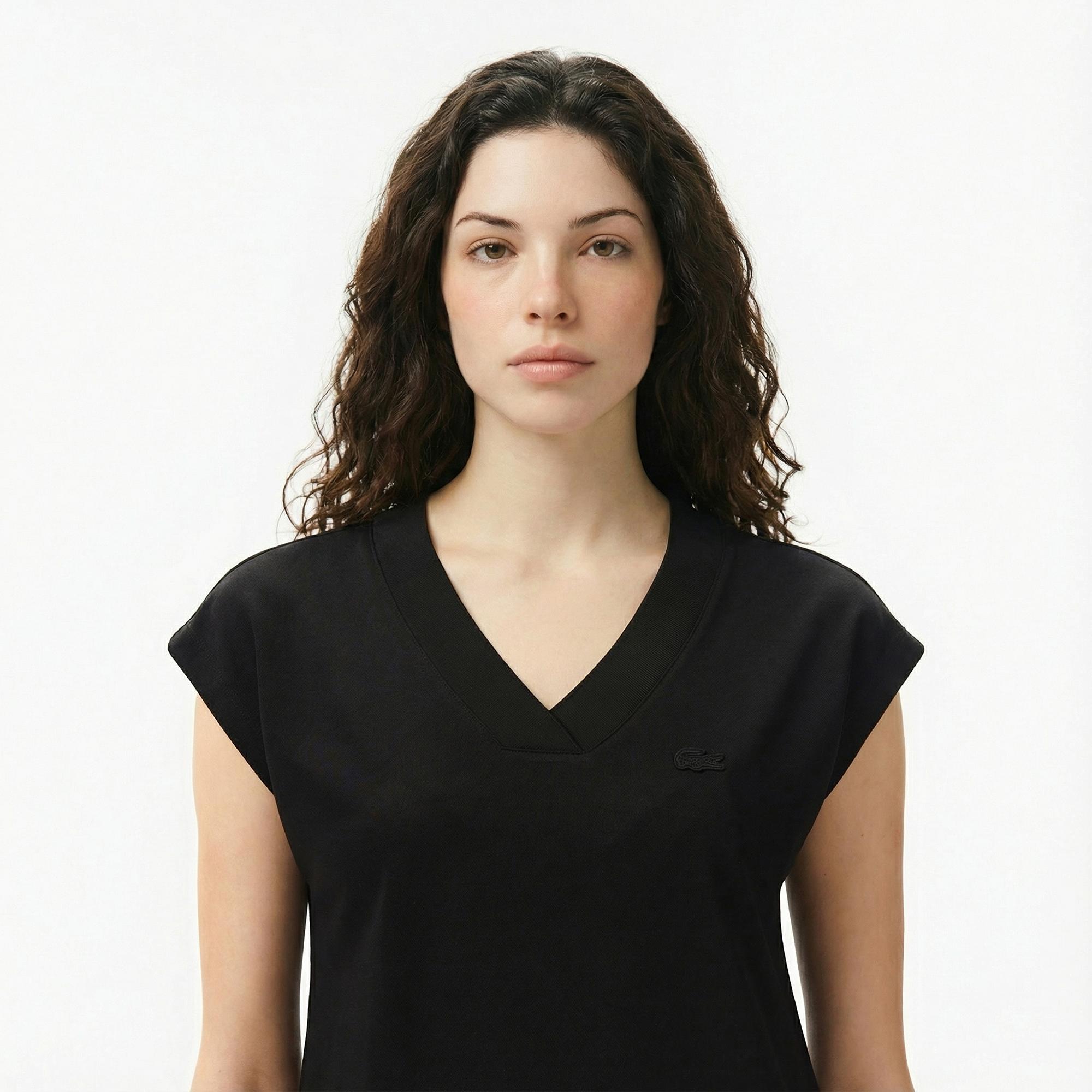 Lacoste Kadın Slim Fit V Yaka Siyah T-Shirt