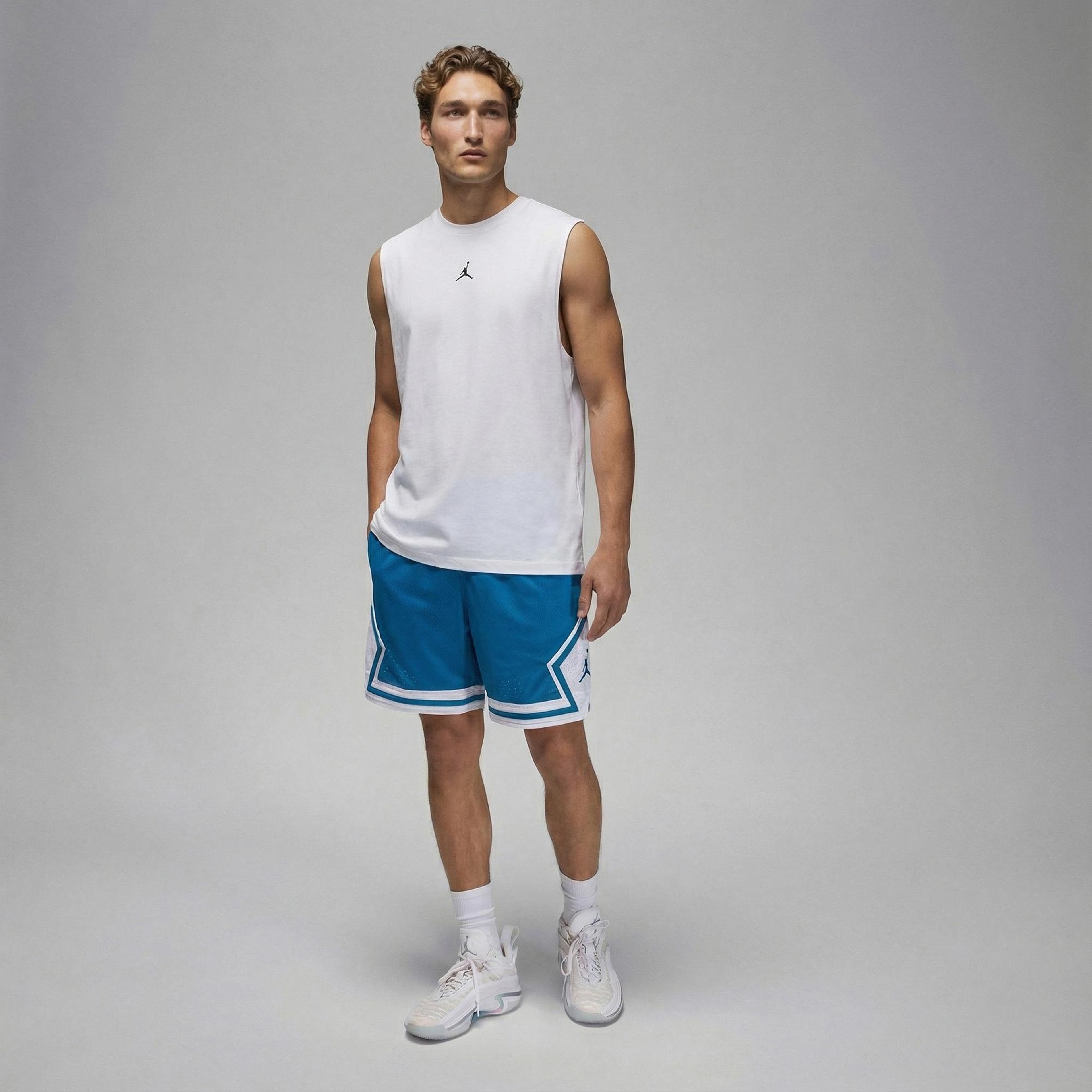 Jordan Dri-Fit Sport Erkek Beyaz Kolsuz T-Shirt