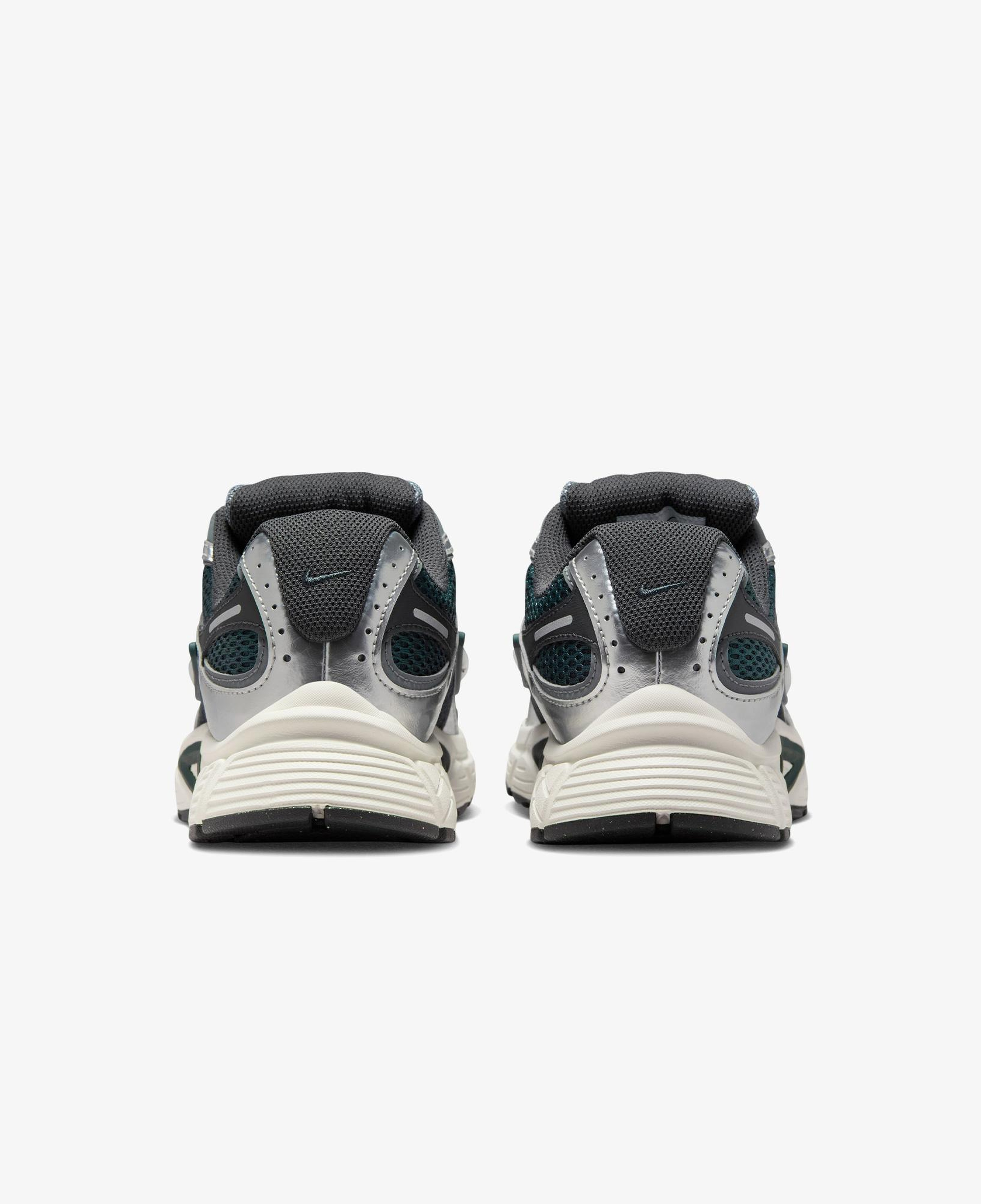 Nike V5 RNR Kadın Yeşil Spor Ayakkabı