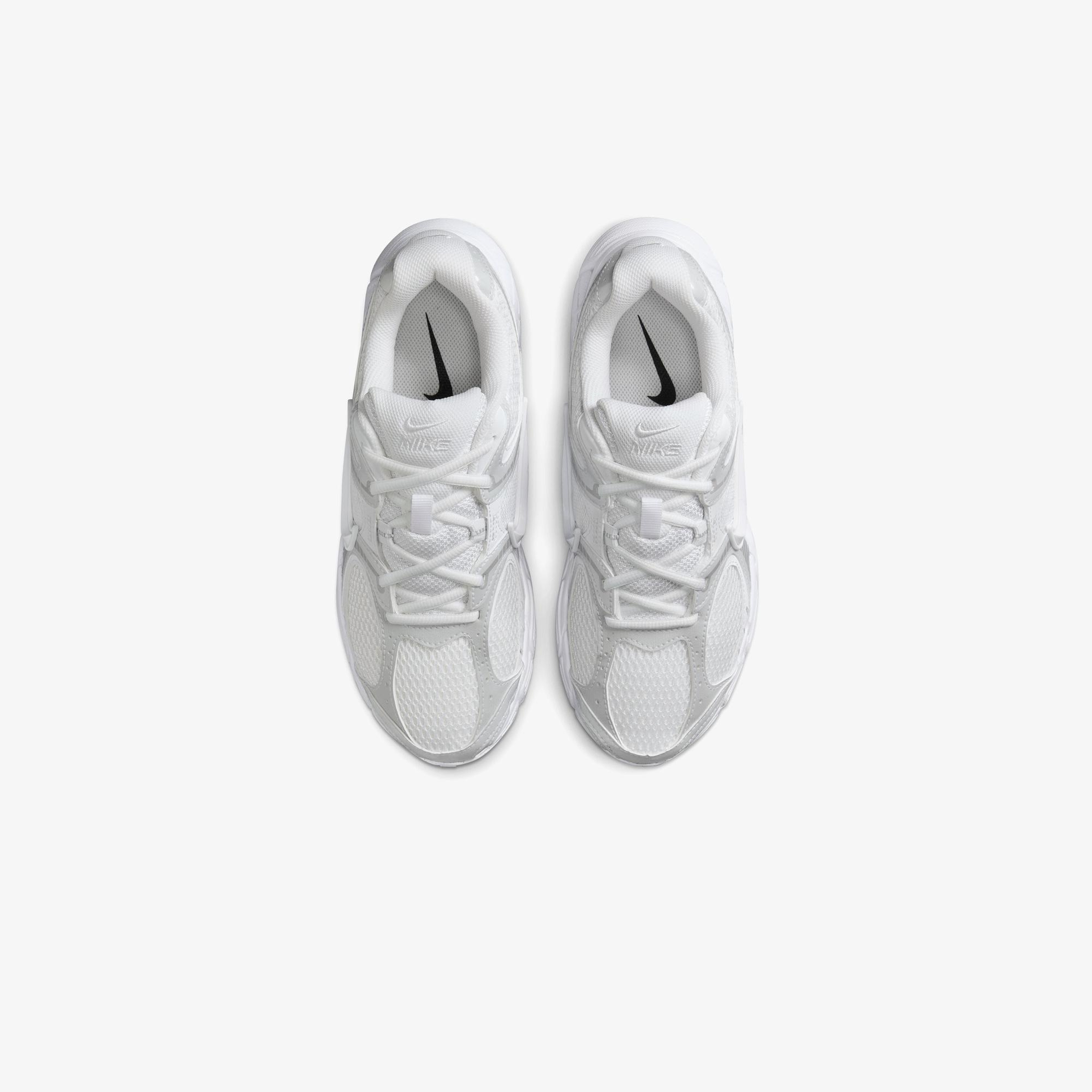 Nike V5 RNR Kadın Beyaz Spor Ayakkabı