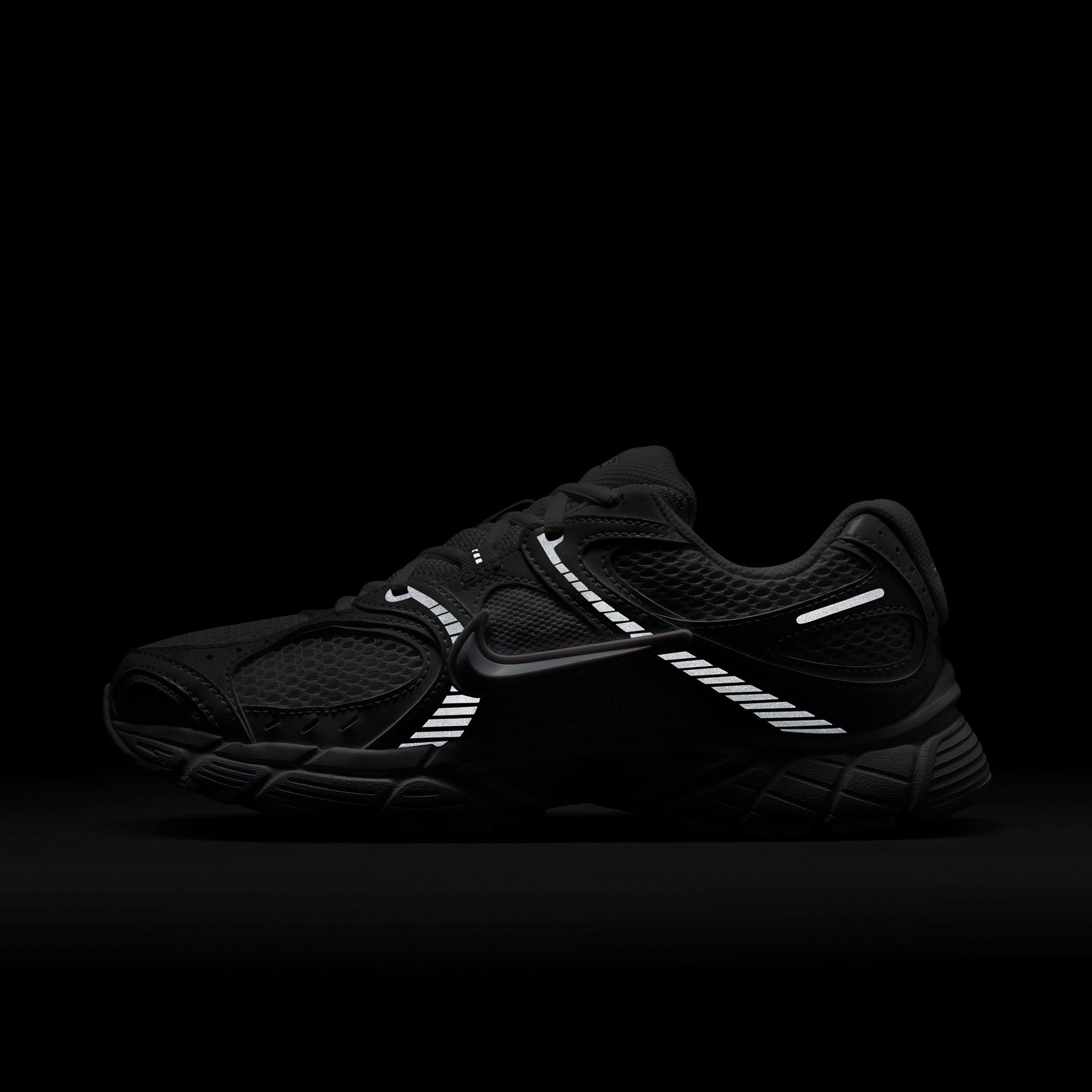 Nike V5 RNR Kadın Beyaz Spor Ayakkabı