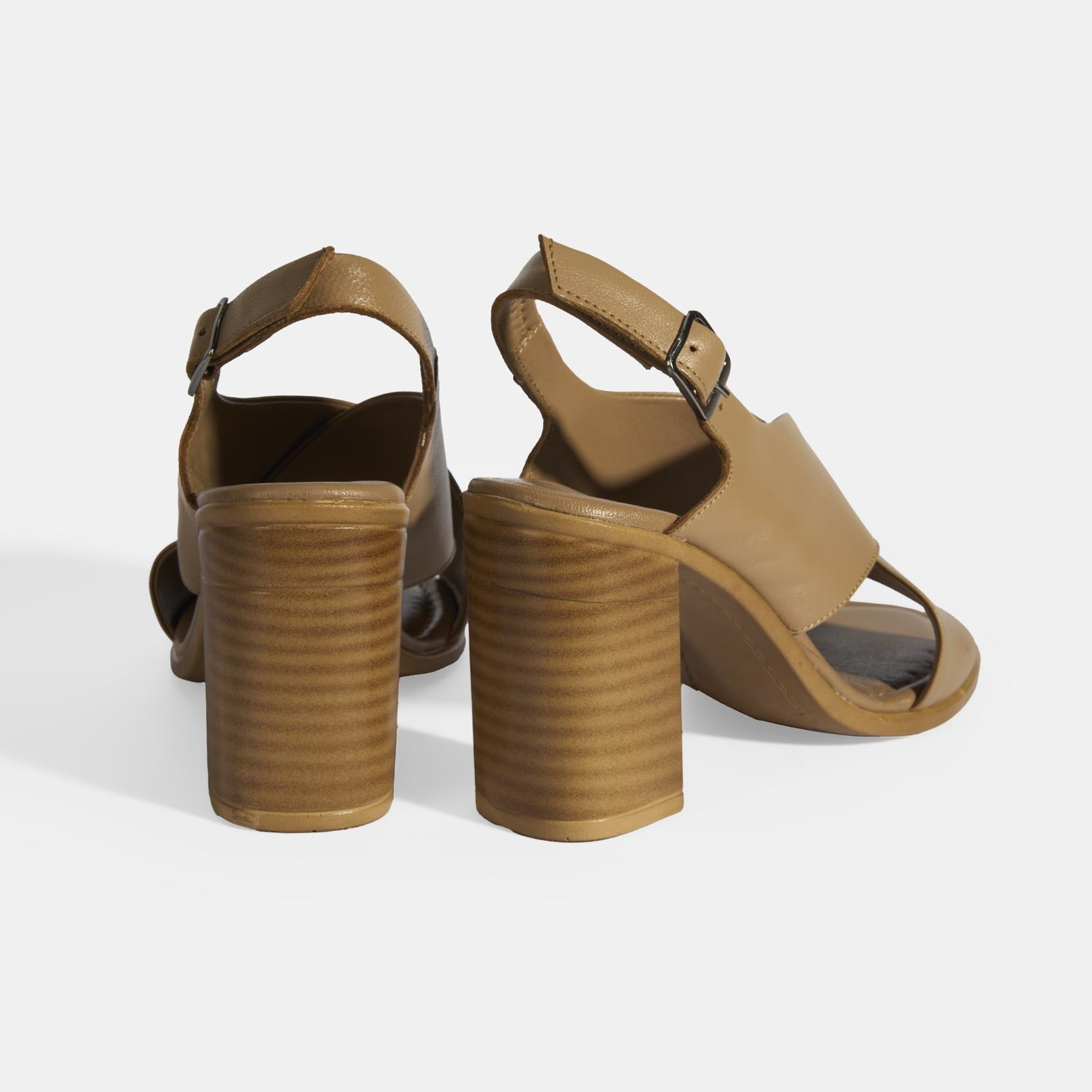 Kahve Kadın Toka Detaylı Deri Sandalet