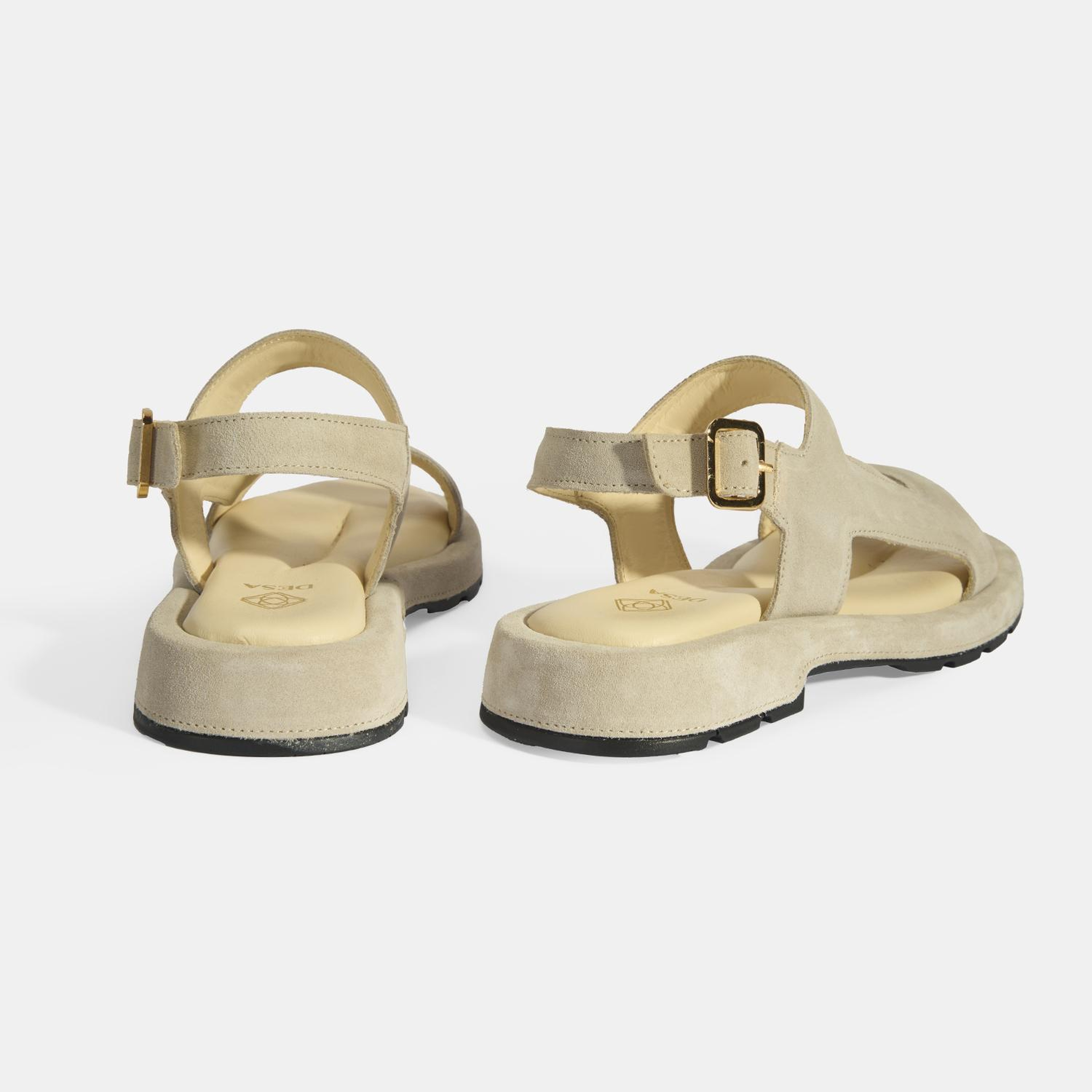 Kadın Bej Süet Tokalı Sandalet